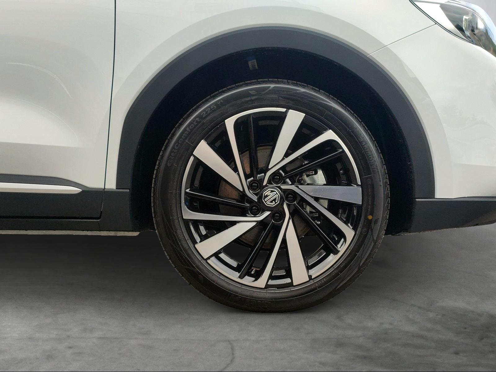 MG ZS 1.5 Hybrid+ Luxury-image-14