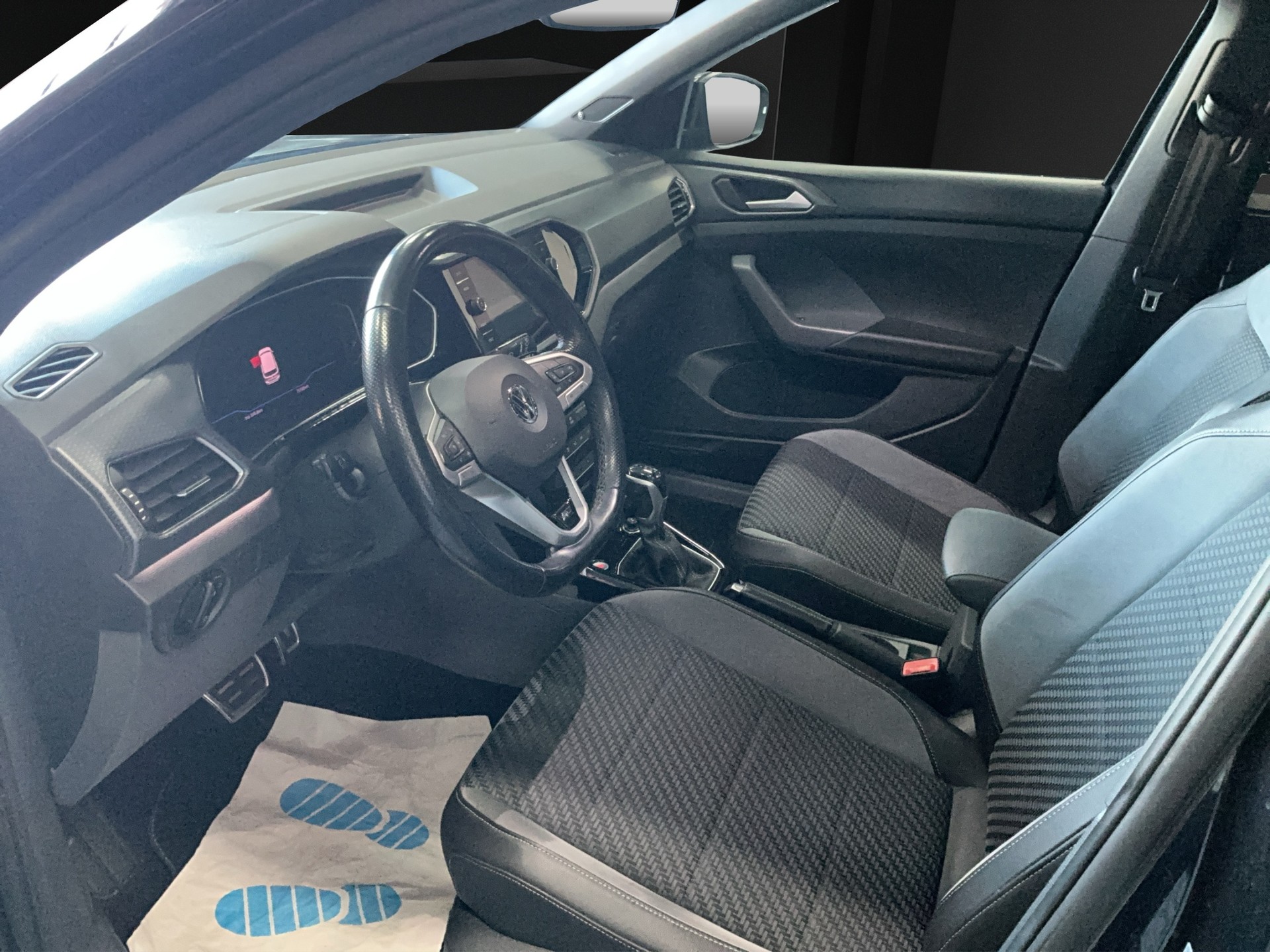 VW T-Cross 1.0 TSI R-LIne DSG-image-8