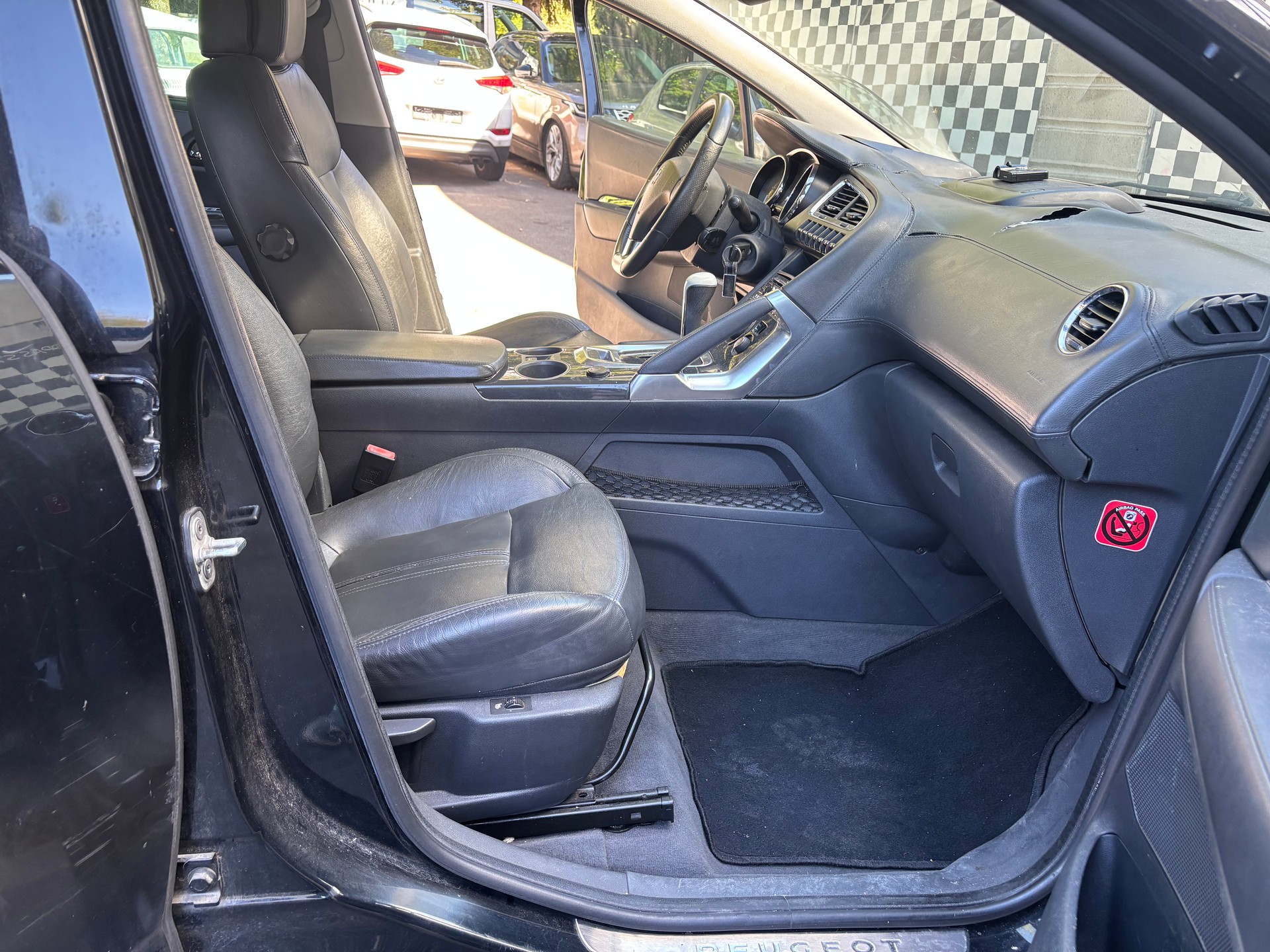 PEUGEOT 3008 1.6 16V T Platinum Tiptronic-image-12
