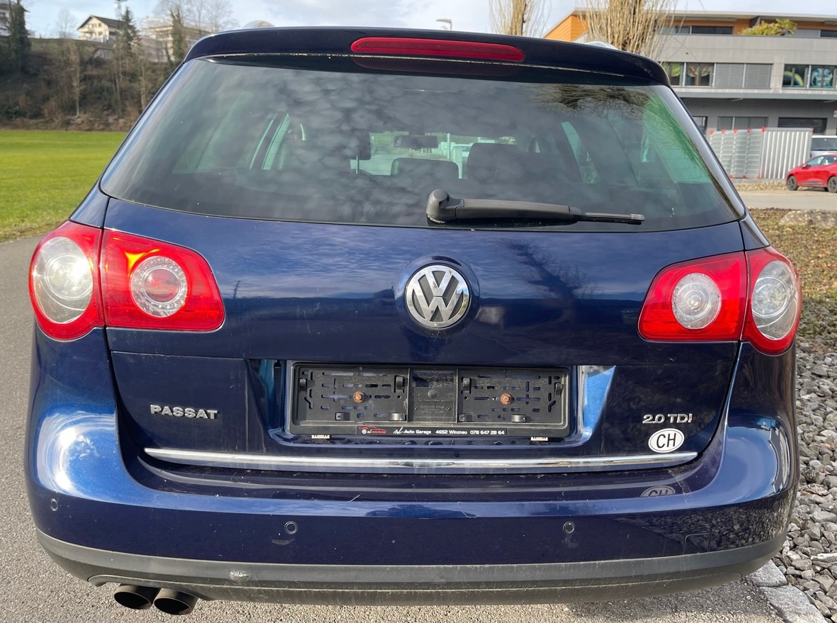 VW Passat Variant 2.0 TDI Trendline-image-6