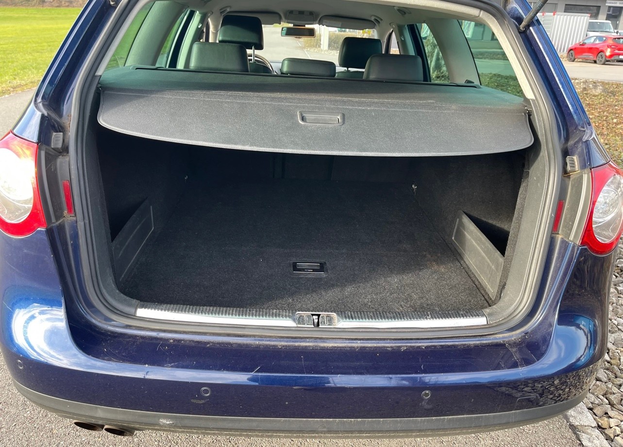 VW Passat Variant 2.0 TDI Trendline-image-8