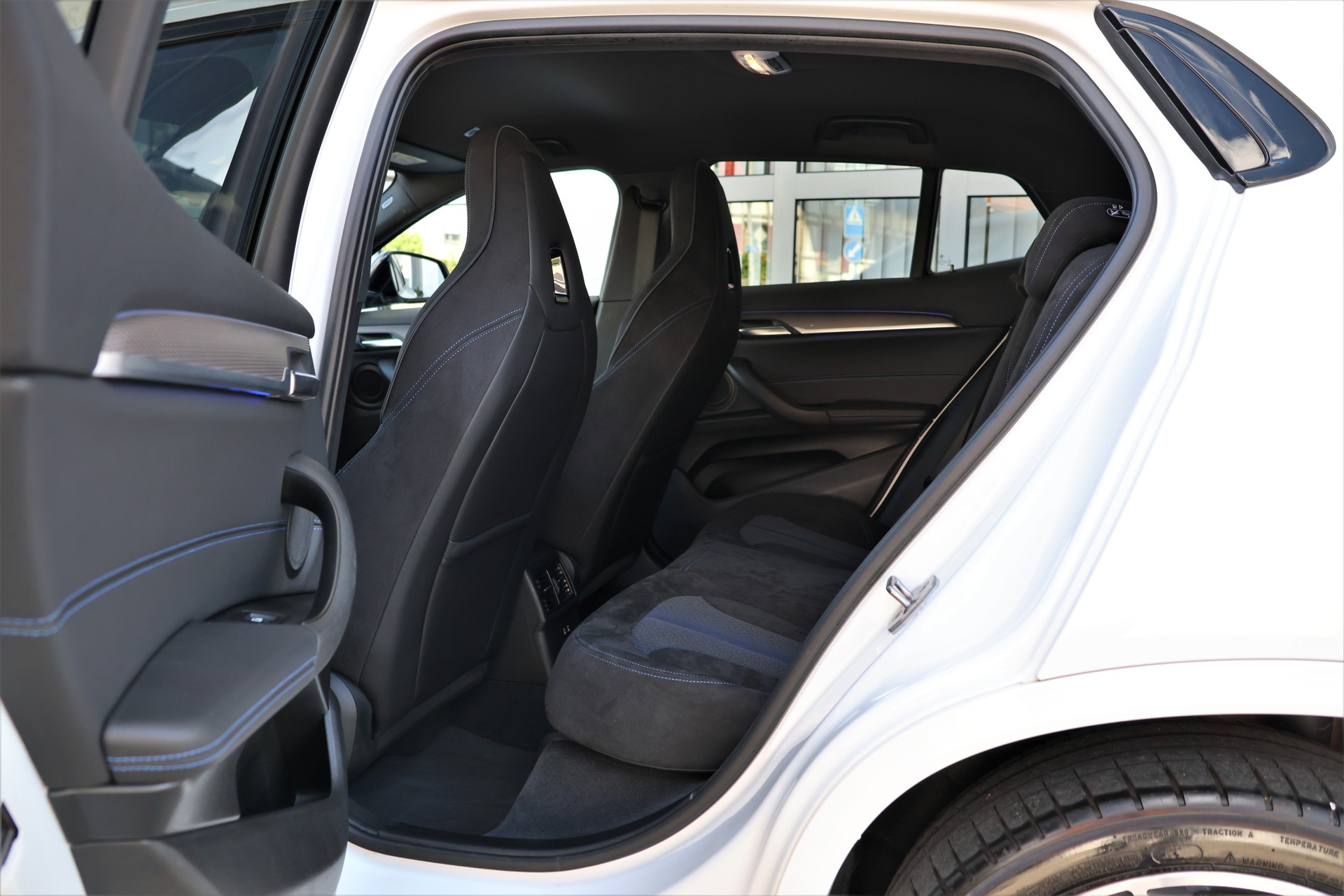 BMW X2 sDrive 18i M Sport Steptronic DSK (CH)-image-11