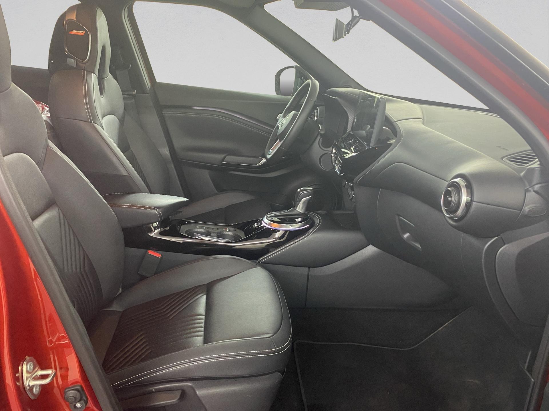 NISSAN Juke 1.6 FHEV Tekna-image-9