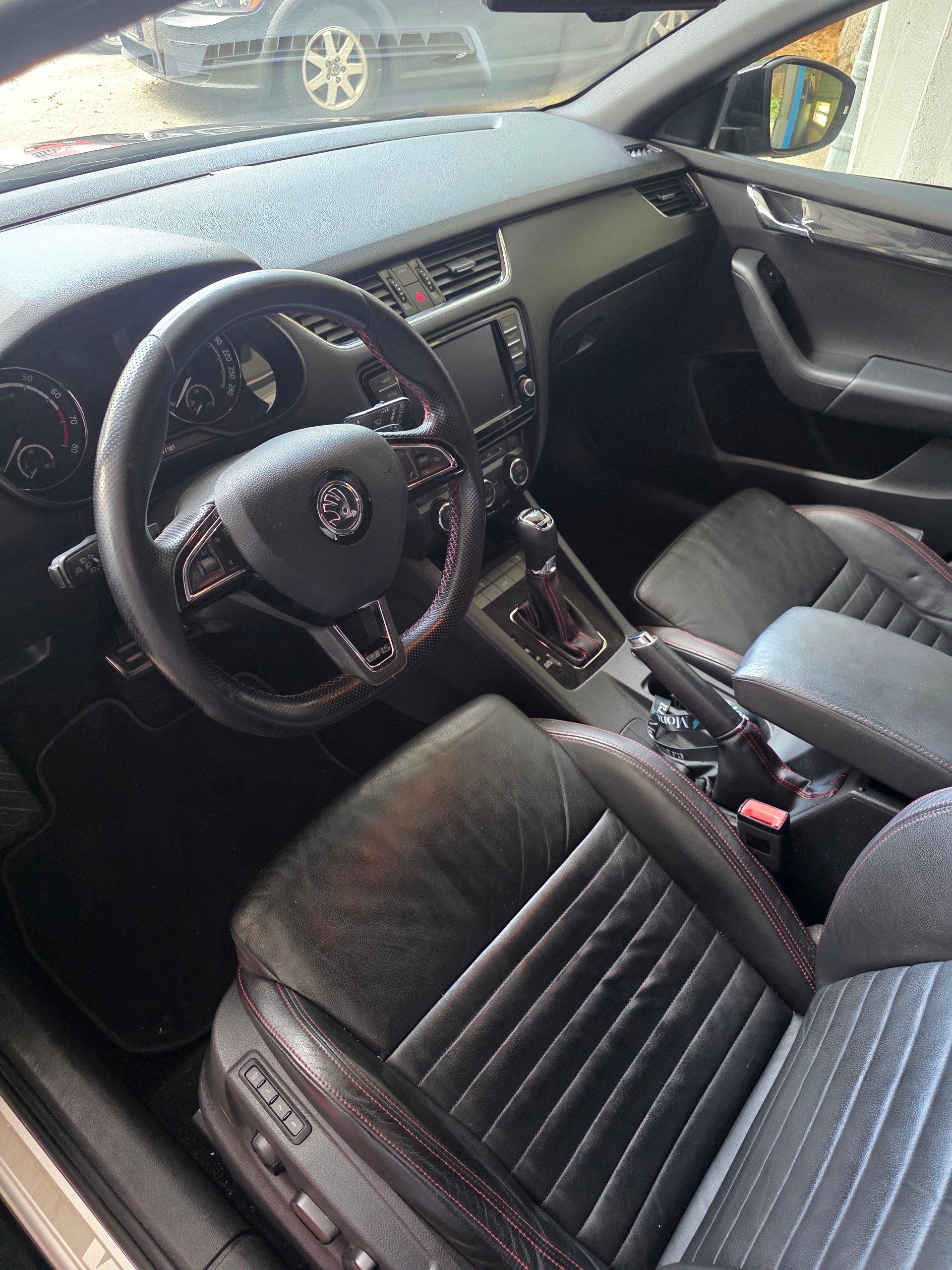 SKODA Octavia Combi 2.0 TSI RS DSG-image-7
