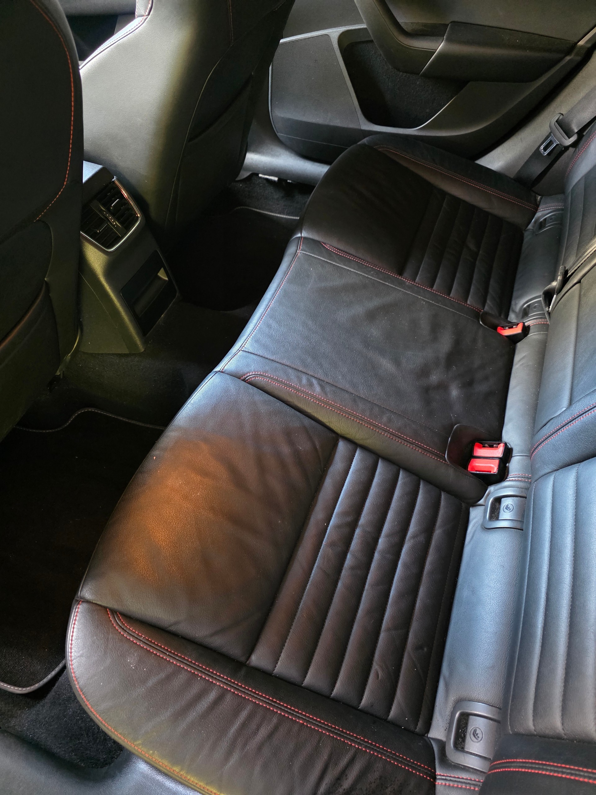 SKODA Octavia Combi 2.0 TSI RS DSG-image-5