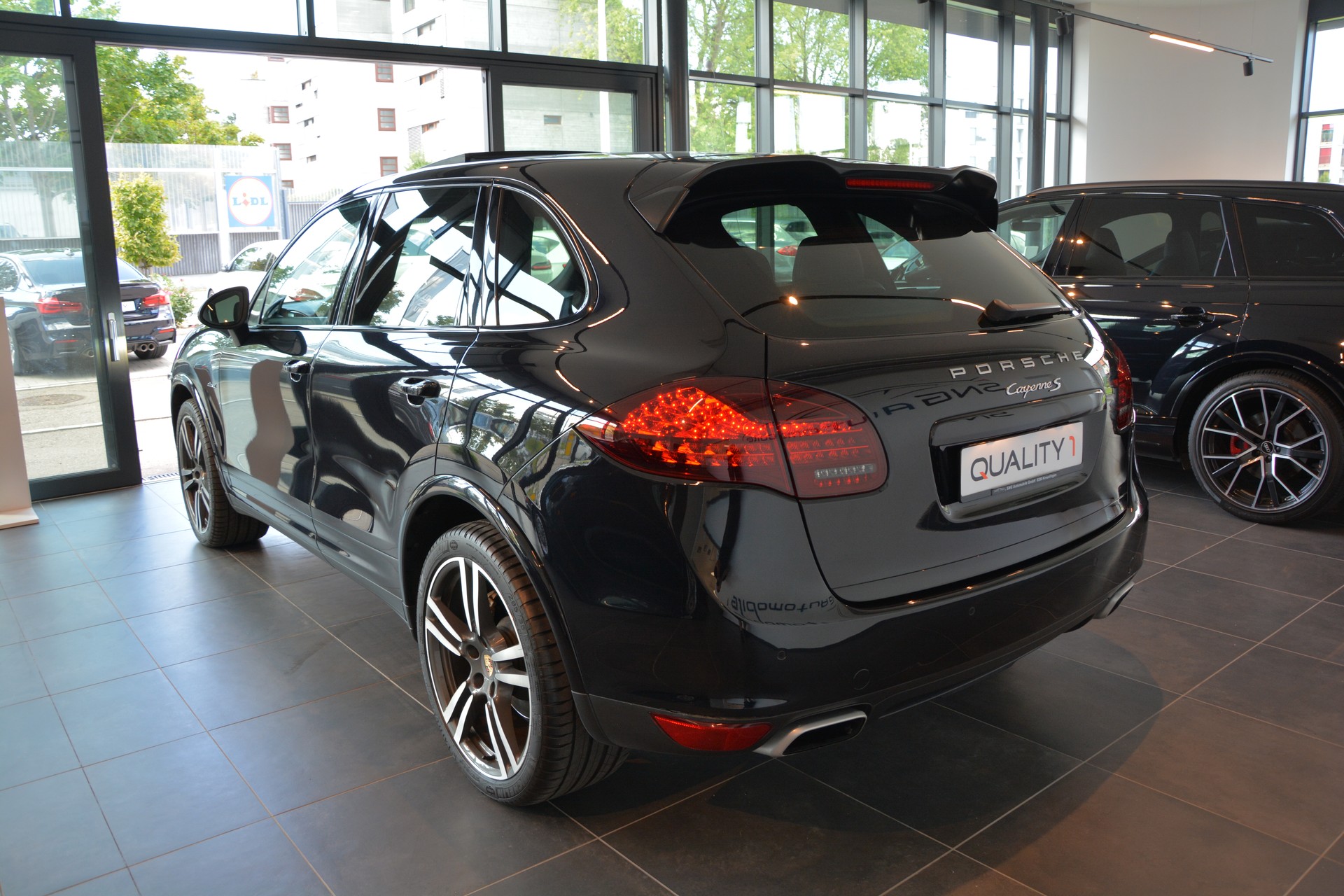 PORSCHE Cayenne S Diesel-image-3