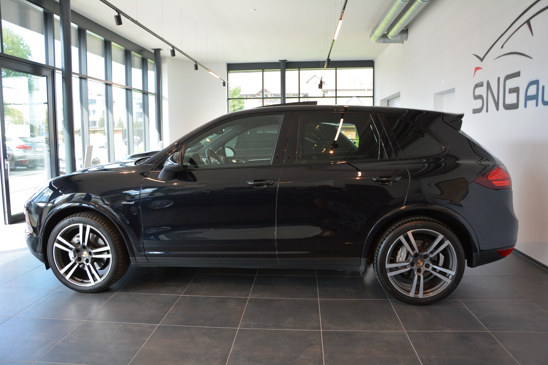 PORSCHE Cayenne S Diesel-image-2