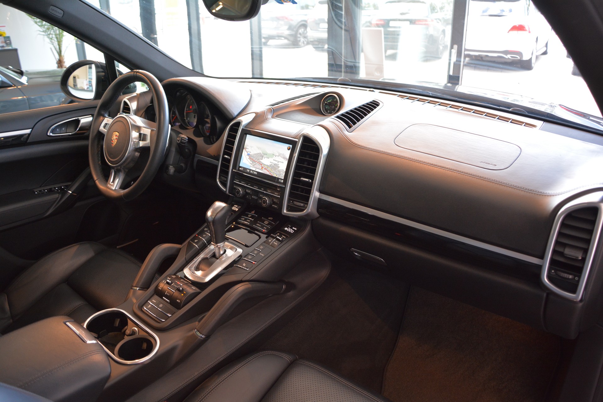 PORSCHE Cayenne S Diesel-image-12