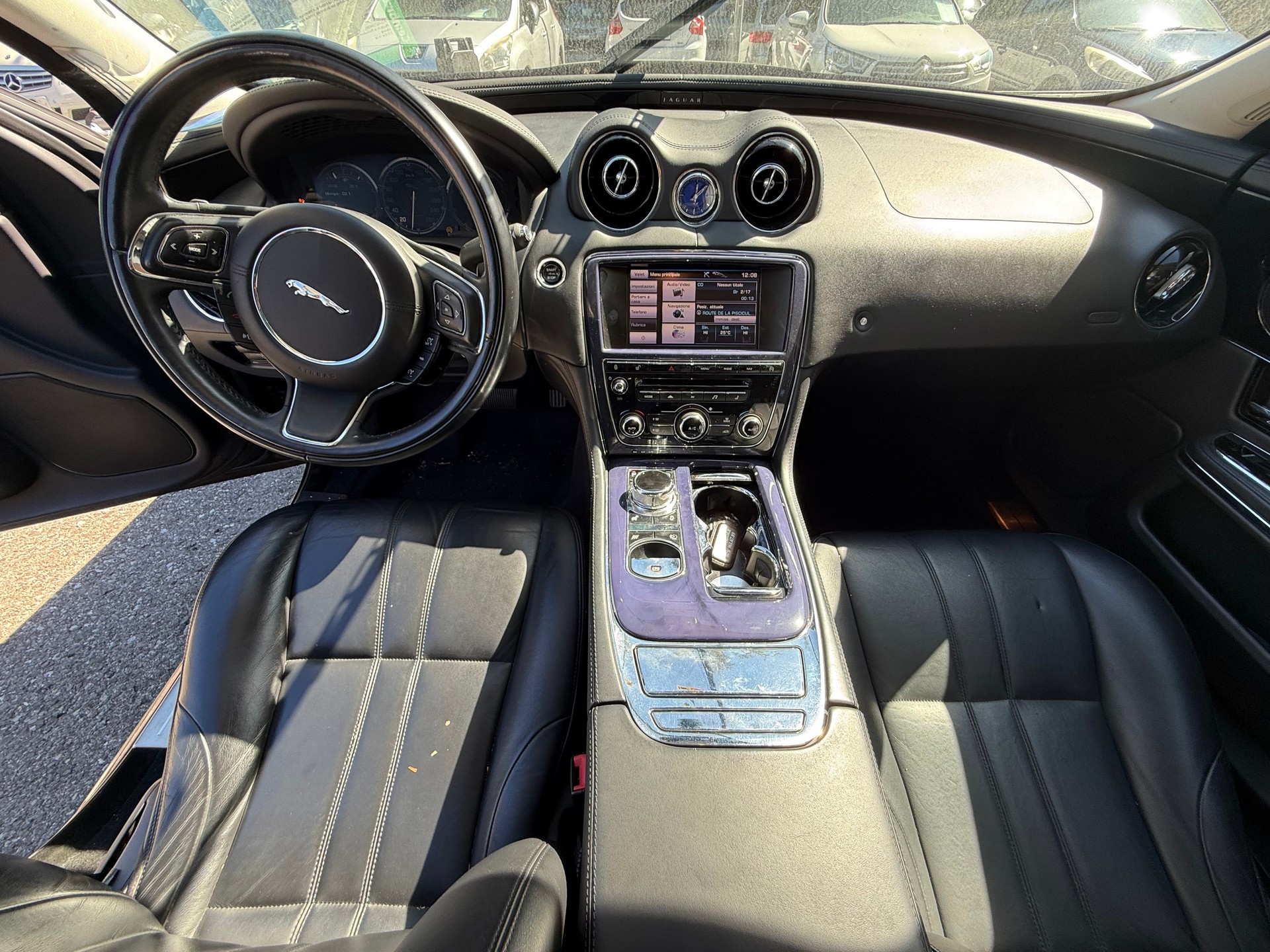 JAGUAR XJ 3.0 V6 S/C Premium Luxury Automatic AWD-image-14