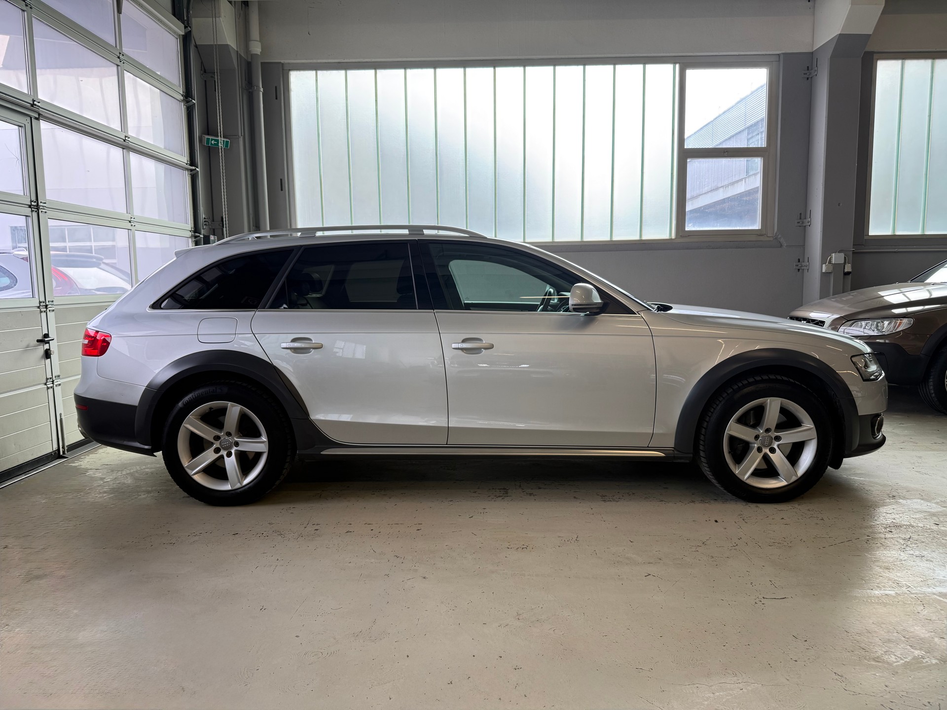 AUDI A4 allroad 3.0 TDI quattro S-tronic-image-3