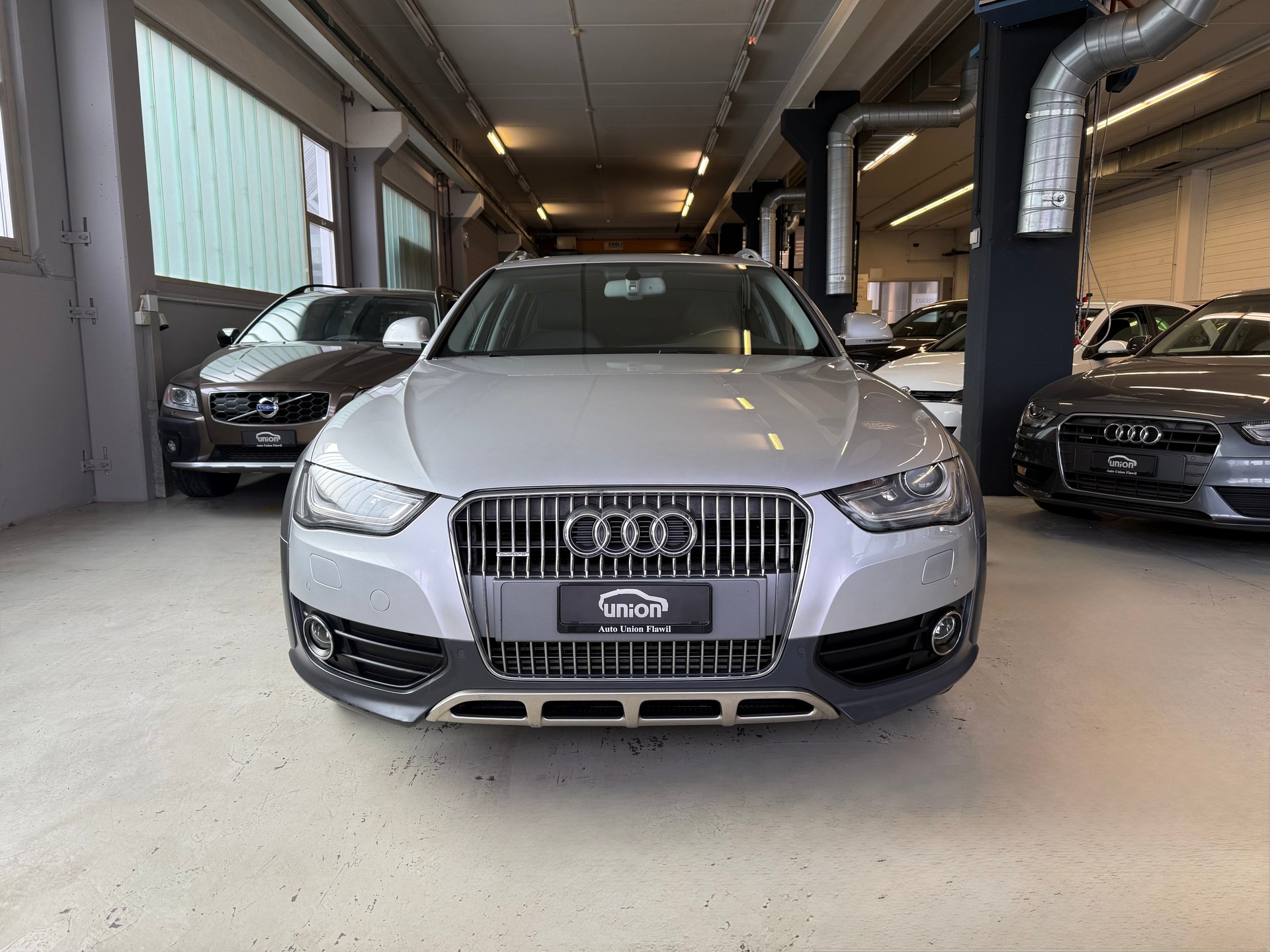 AUDI A4 allroad 3.0 TDI quattro S-tronic-image-2