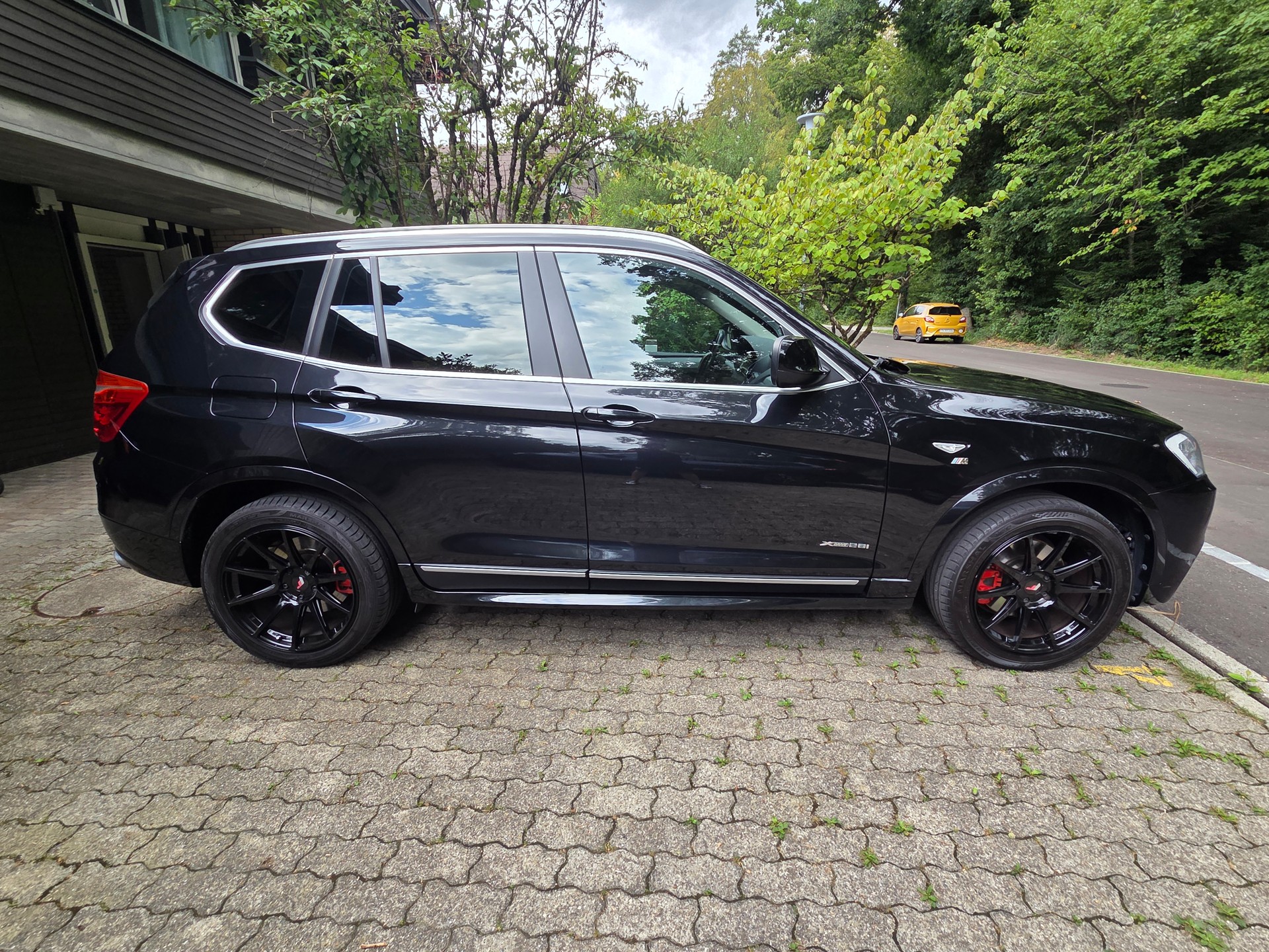 BMW 28i xDrive M-Paket-image-4