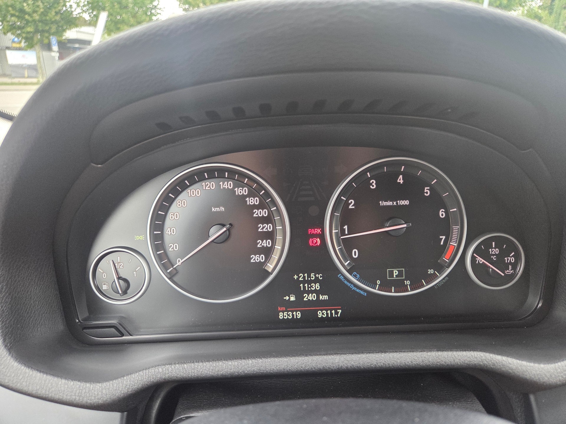 BMW 28i xDrive M-Paket-image-11