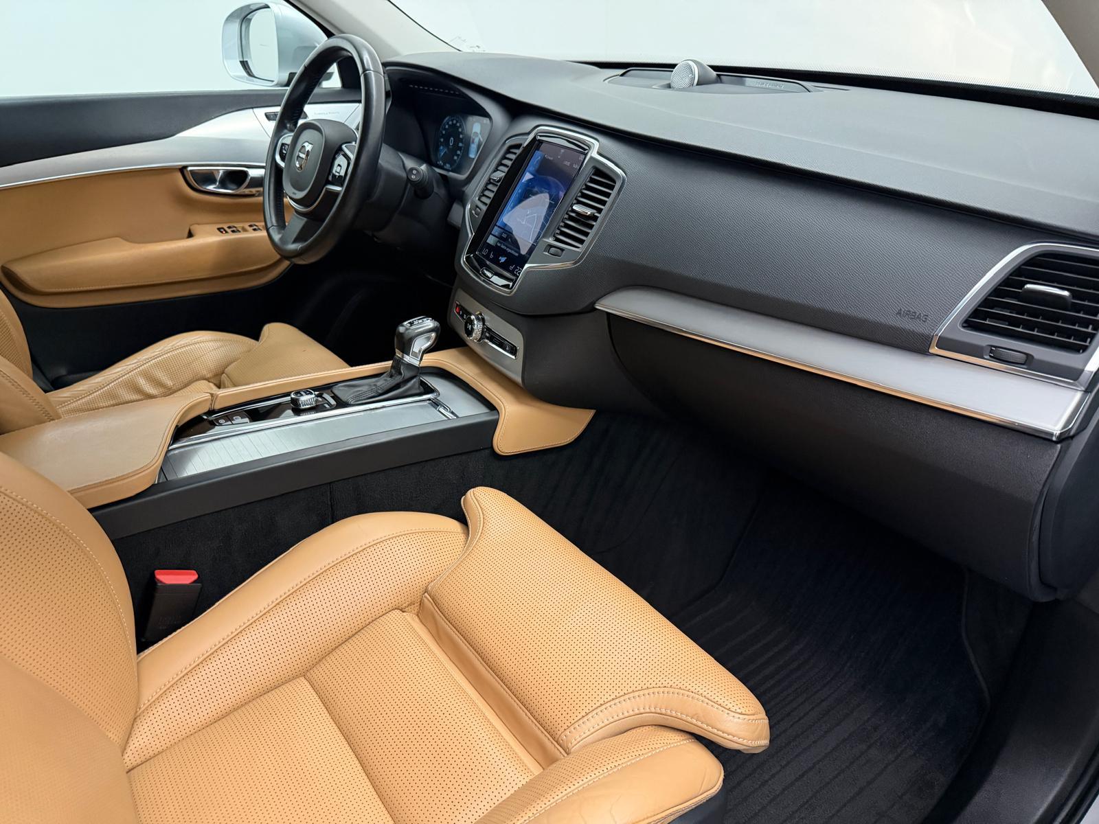 VOLVO XC90 2.0 T6 Momentum 5P. AWD-image-10