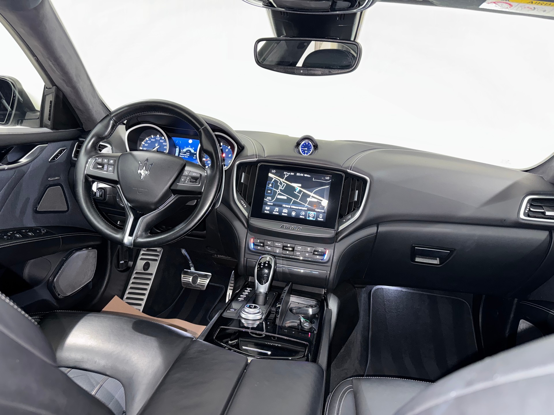 MASERATI Ghibli 3.0 V6 GranLusso Automatica-image-14