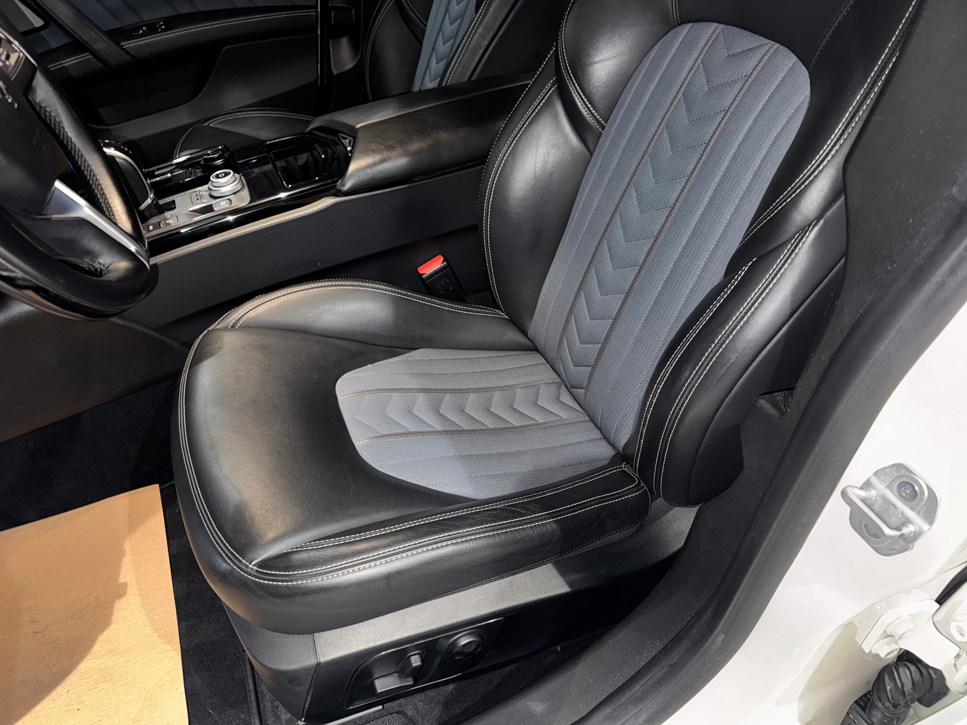 MASERATI Ghibli 3.0 V6 GranLusso Automatica-image-19