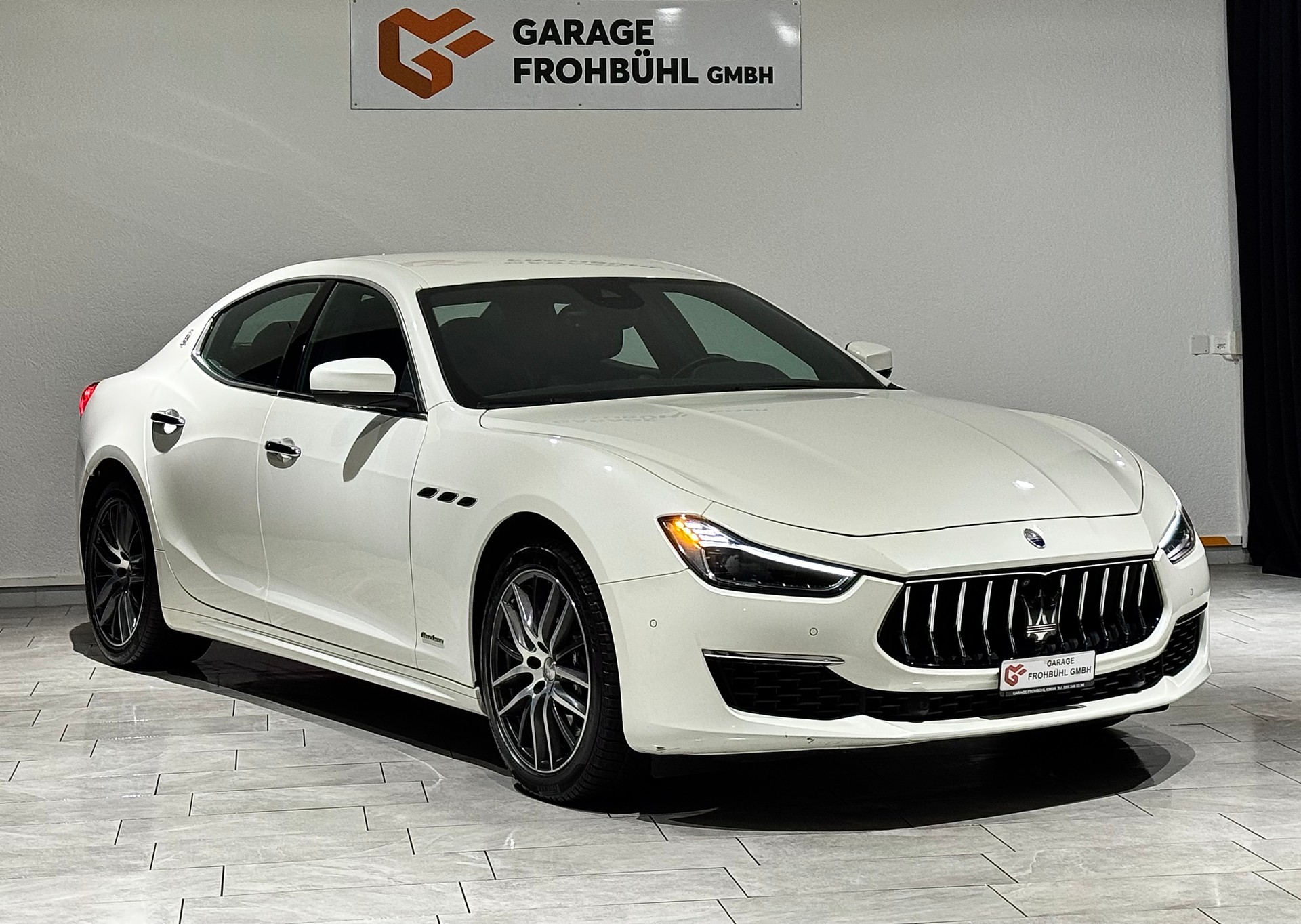 MASERATI Ghibli 3.0 V6 GranLusso Automatica-image-1