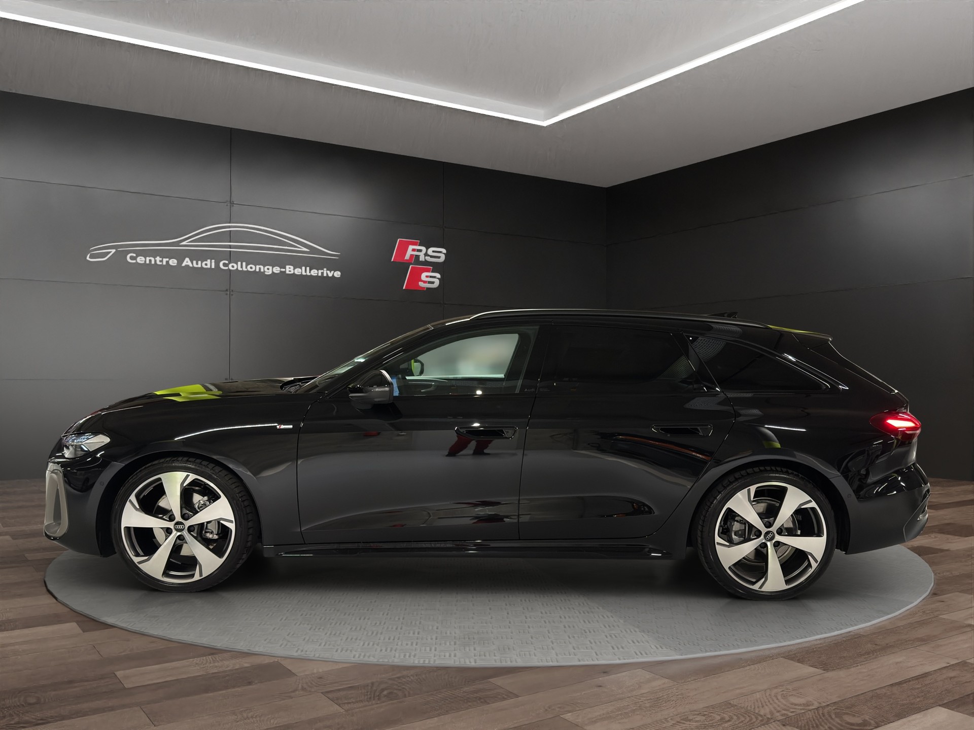 AUDI A5 Avant TFSI quattro 150 kW S tronic-image-2