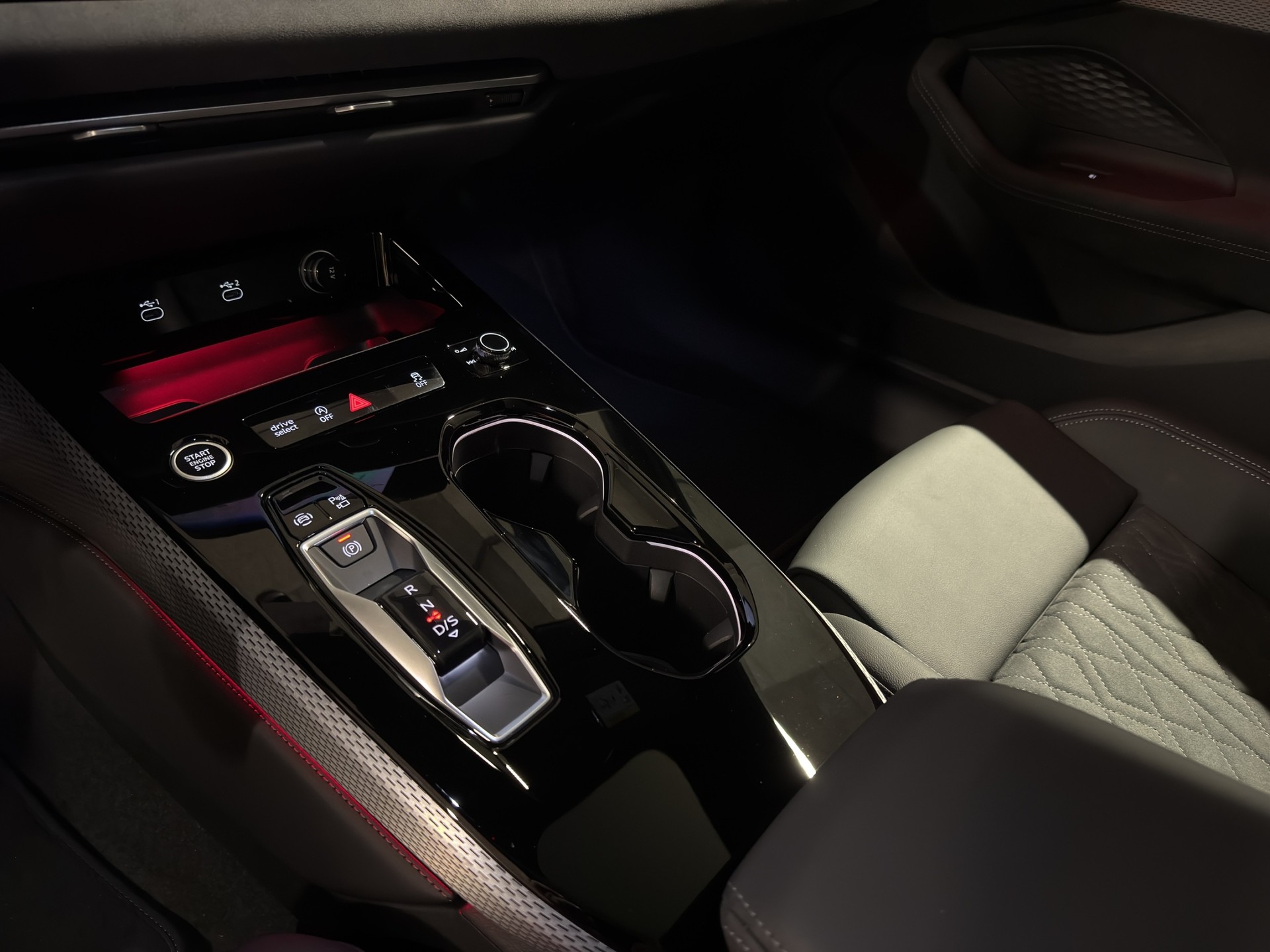 AUDI A5 Avant TFSI quattro 150 kW S tronic-image-12