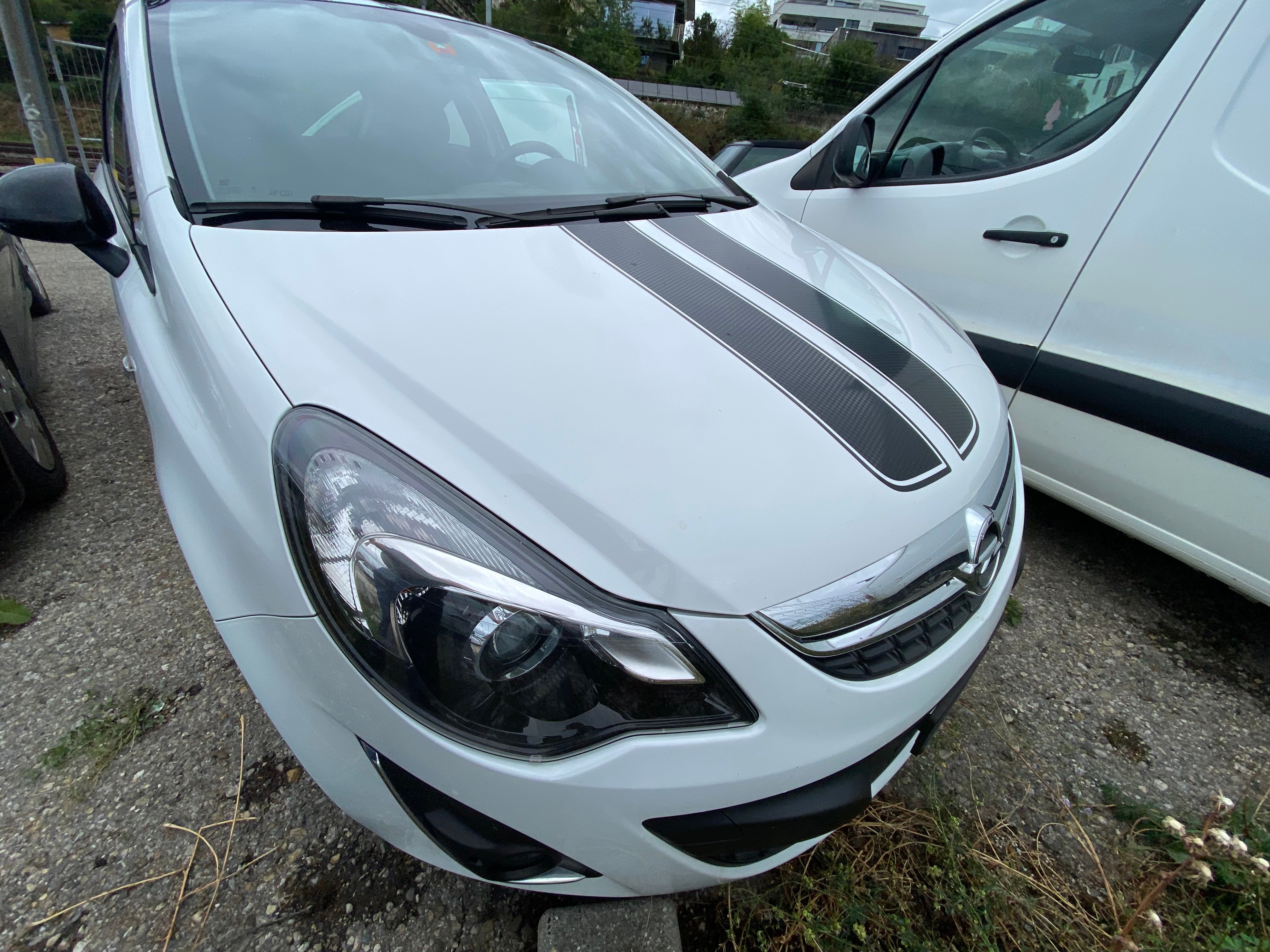 OPEL Corsa 1.4 Turbo Color Edition — slika 1