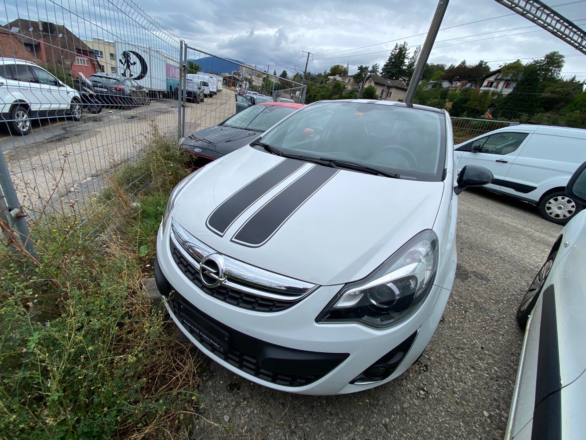 OPEL Corsa 1.4 Turbo Color Edition-image-1