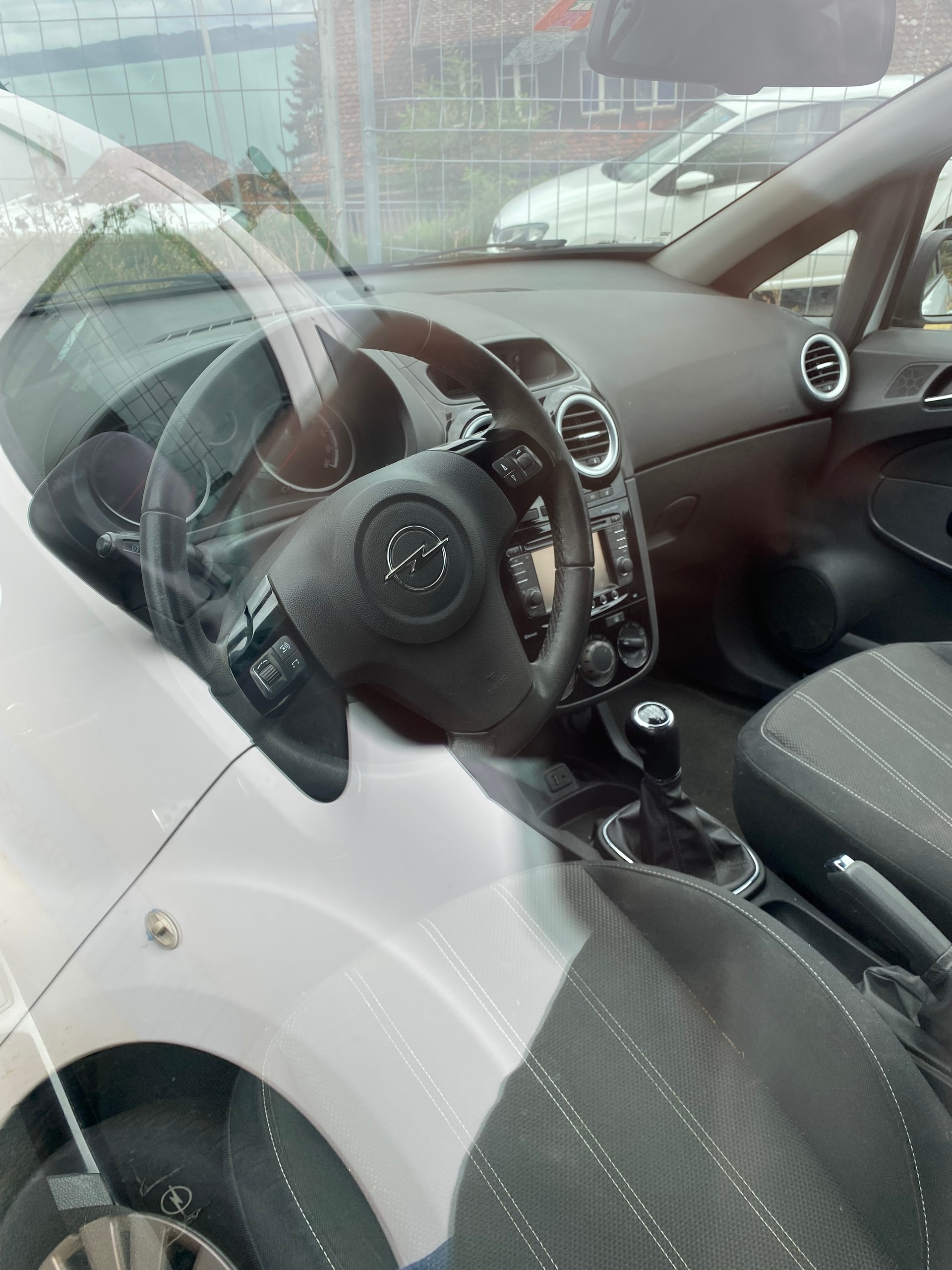 OPEL Corsa 1.4 Turbo Color Edition-image-4
