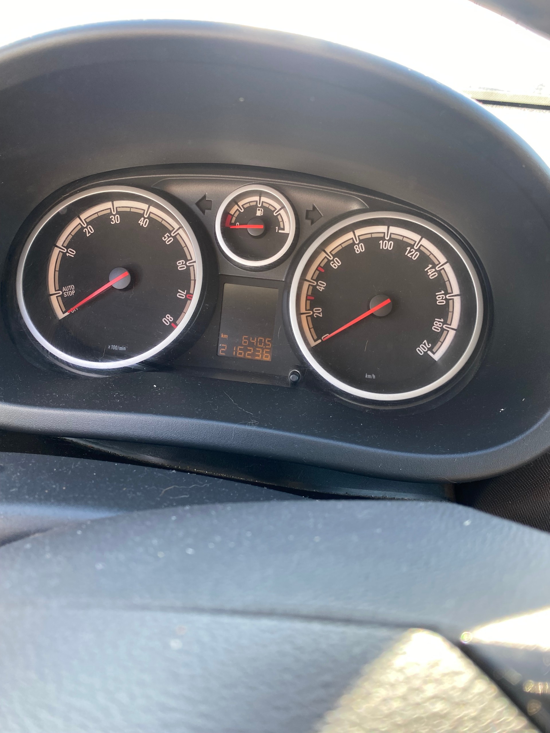 OPEL Corsa 1.4 Turbo Color Edition-image-8