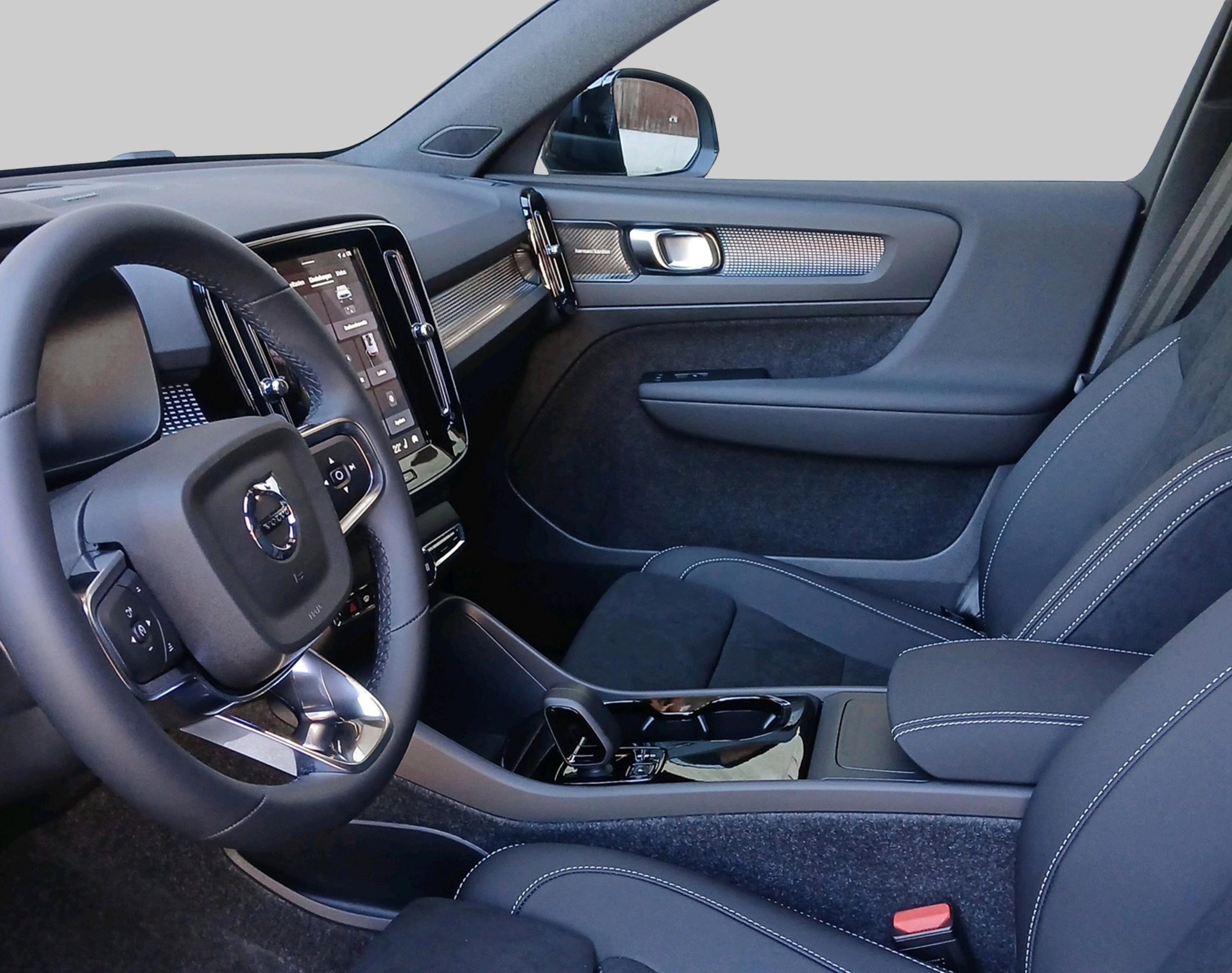 VOLVO EX40 Twin Black Edition AWD-showroom-element-3