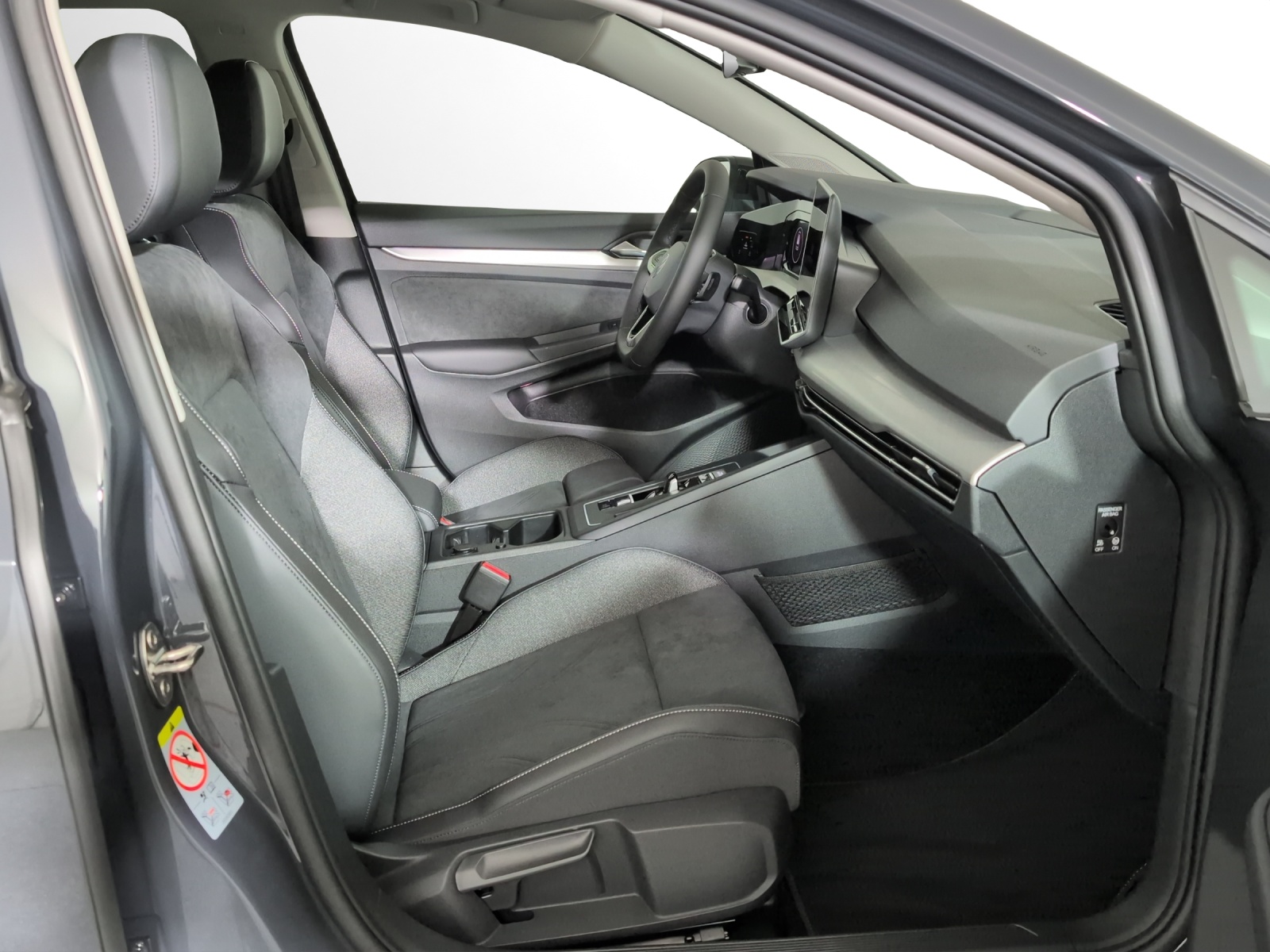 VW Golf 1.5 e TSI mHEV United DSG-image-7