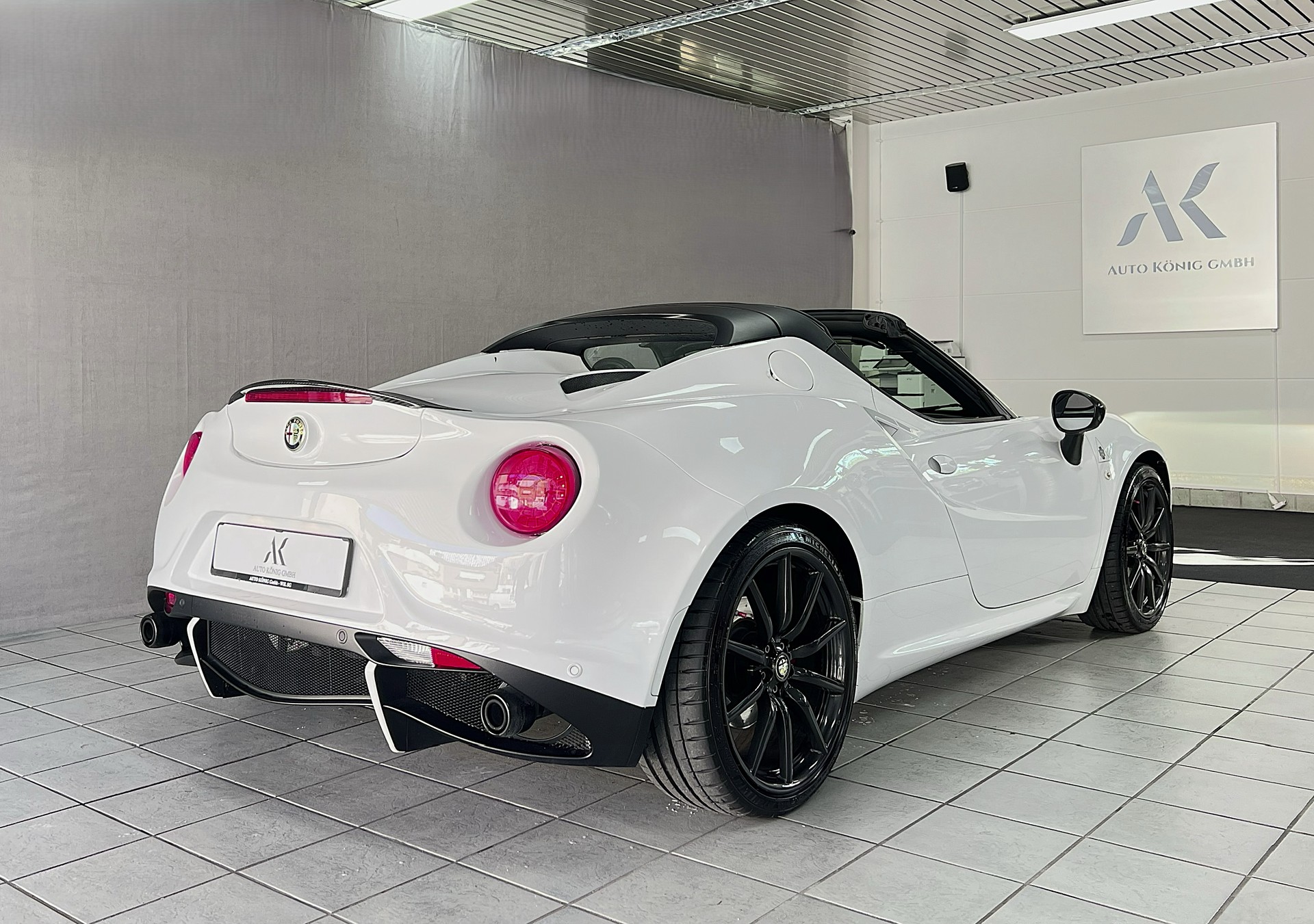 ALFA ROMEO 4C Spider 1750 TBi TCT-image-2