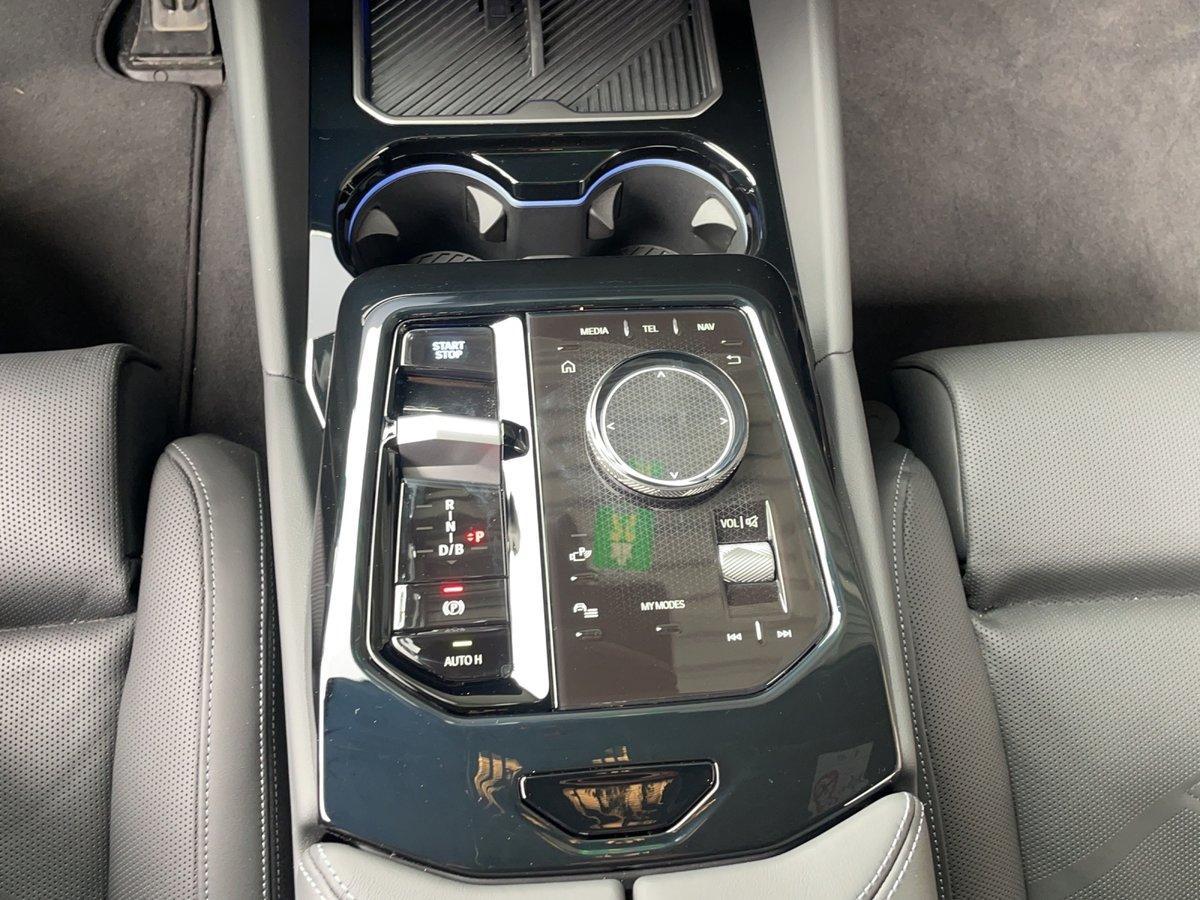 BMW i5 G60 M60 xDrive-image-11