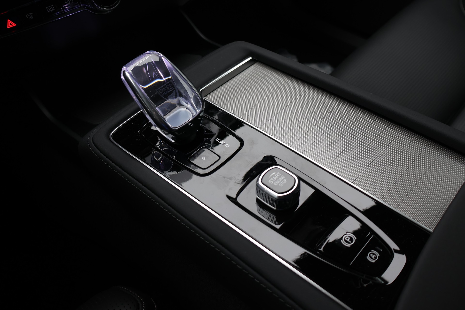 VOLVO XC90 2.0 T8 TE Black Edition eAWD-image-16