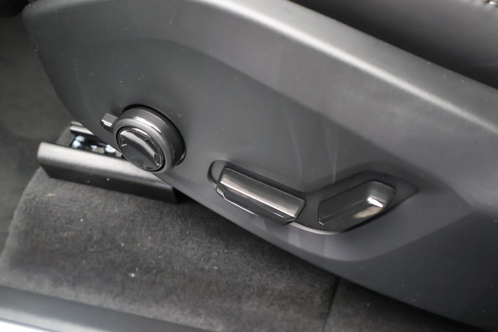 VOLVO XC90 2.0 T8 TE Black Edition eAWD-image-21