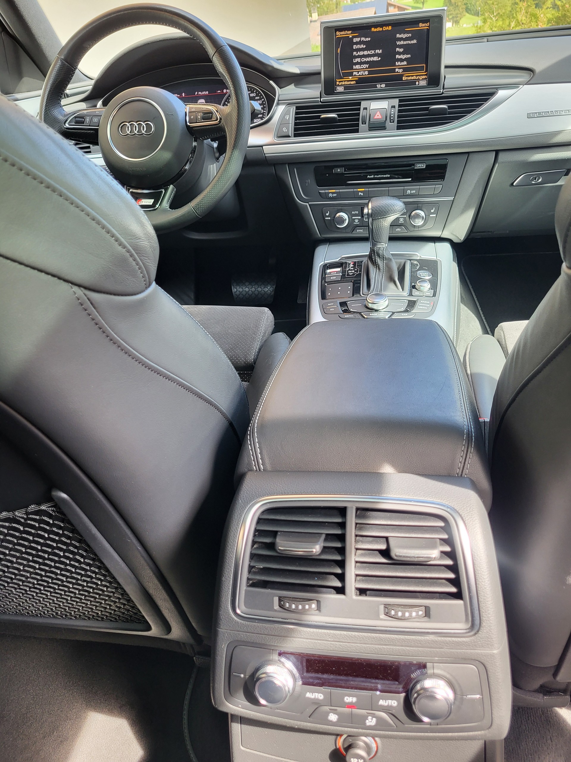 AUDI A6-image-13