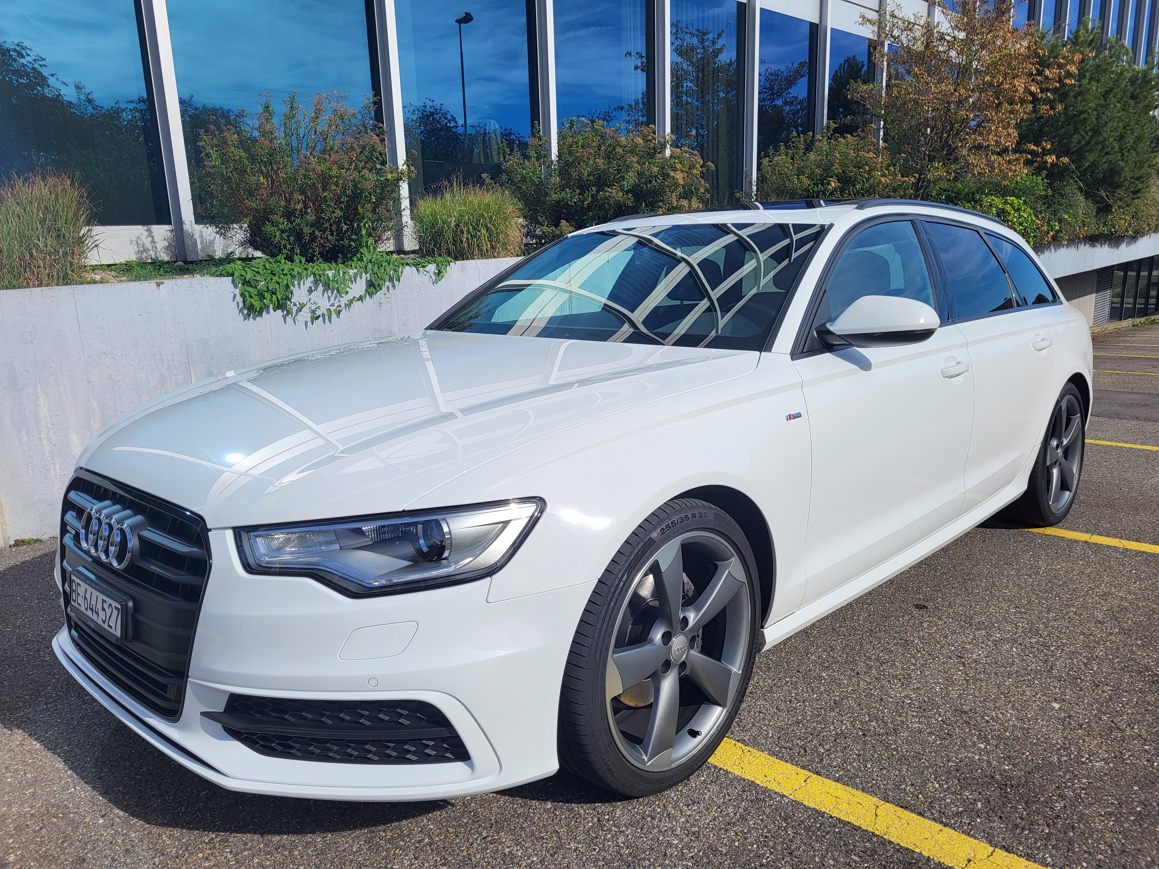 Car photo