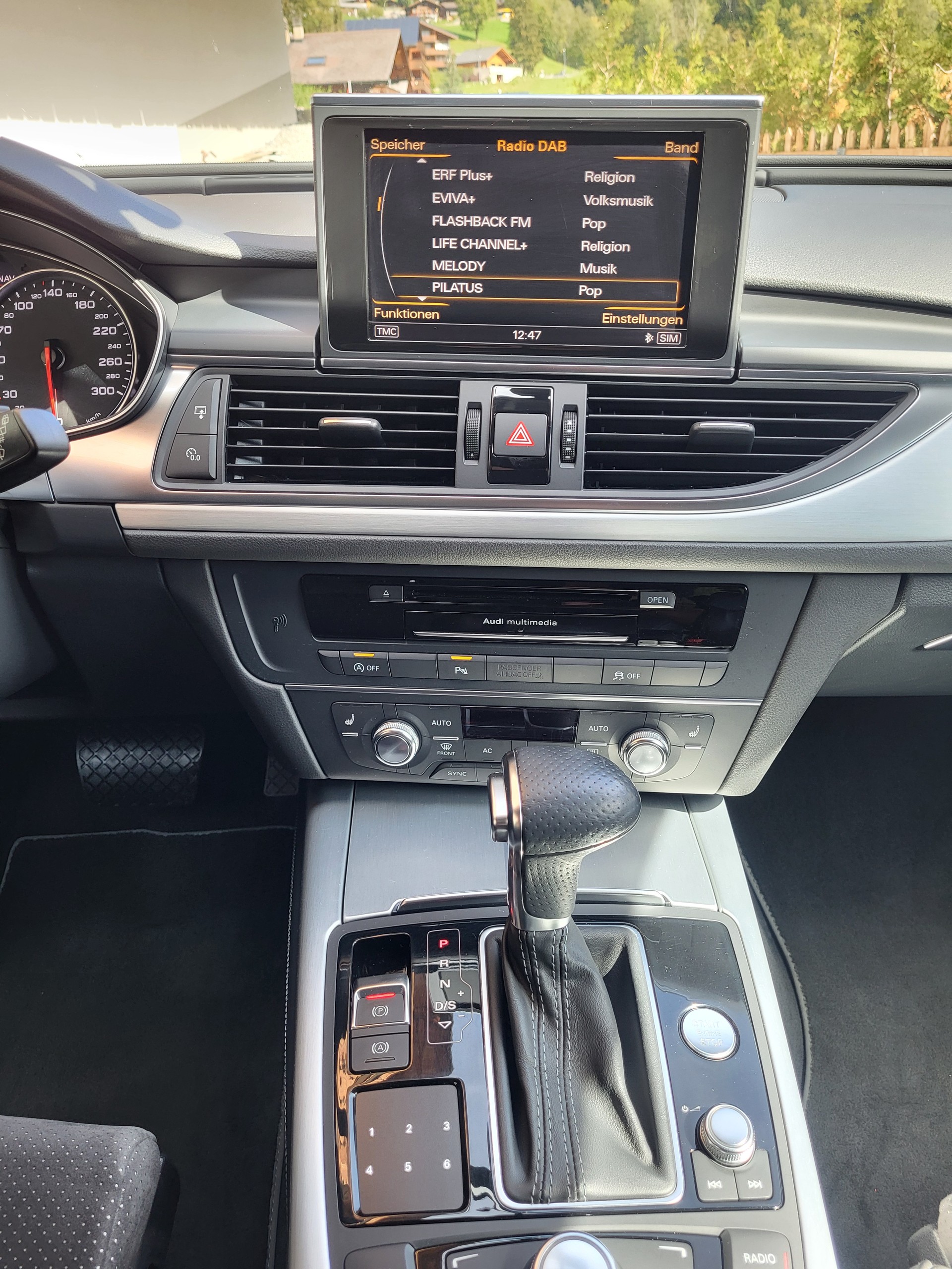 AUDI A6-image-9