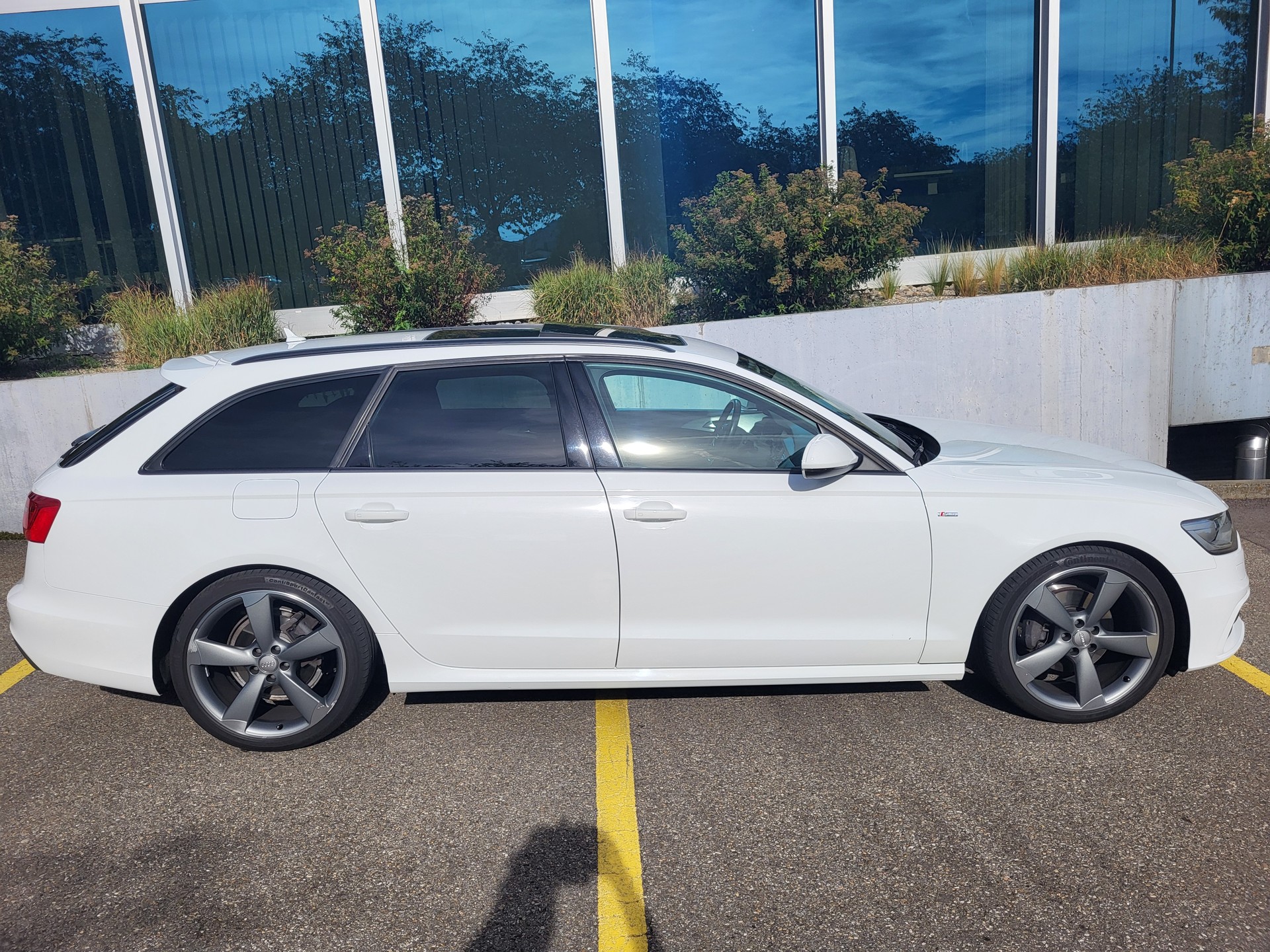 AUDI A6-image-6