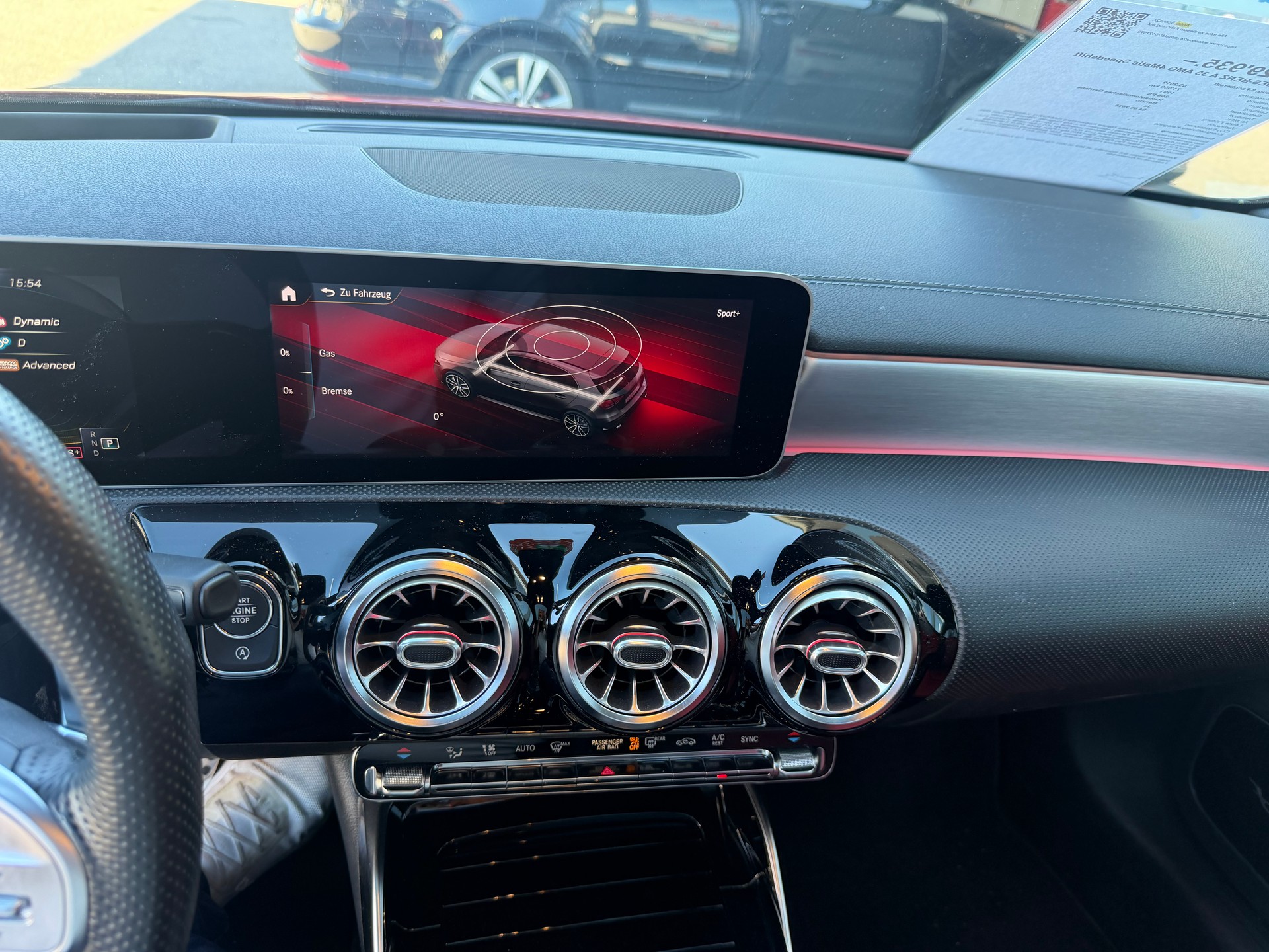 MERCEDES-BENZ A 35 AMG 4Matic Speedshift-image-14