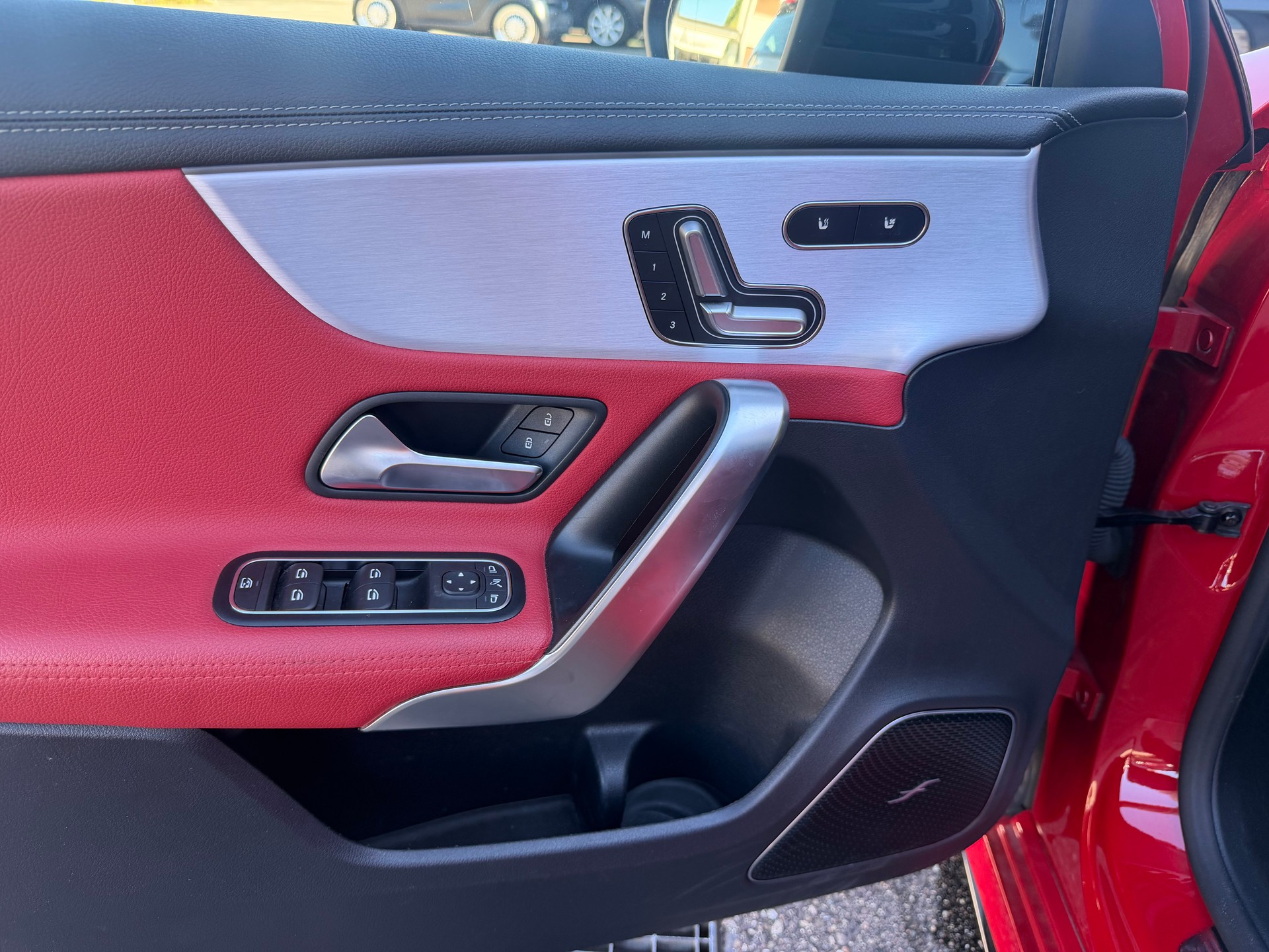 MERCEDES-BENZ A 35 AMG 4Matic Speedshift-image-12