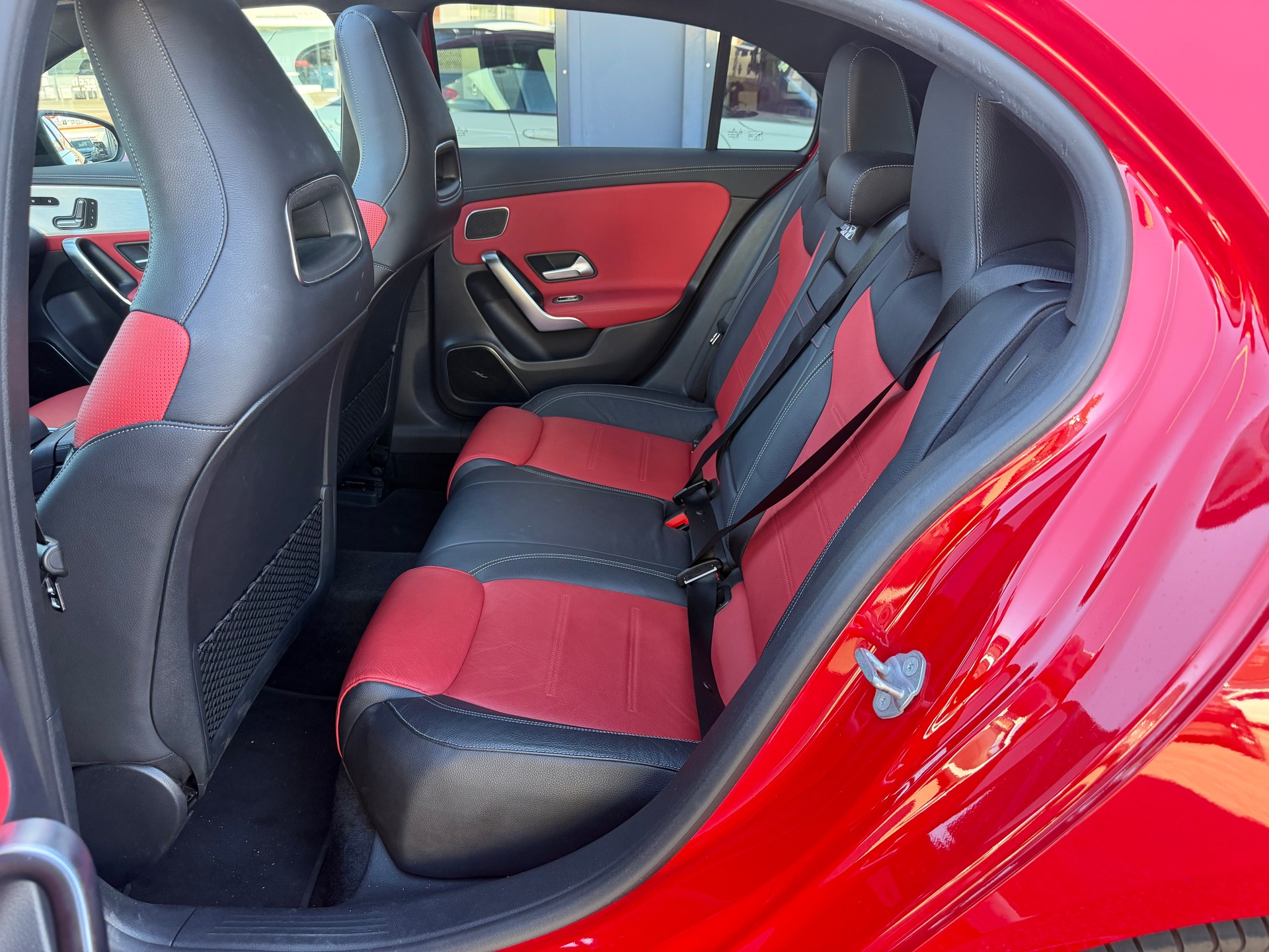 MERCEDES-BENZ A 35 AMG 4Matic Speedshift-image-9
