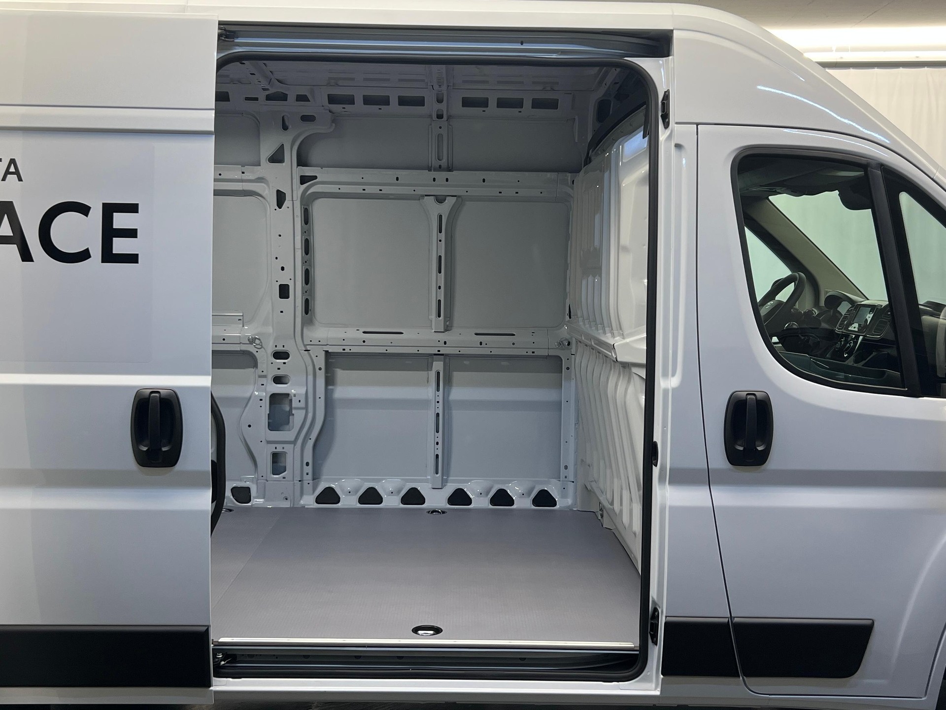 TOYOTA PROACE MAX Van 3.5 L2H2 2.2 D Active-image-8