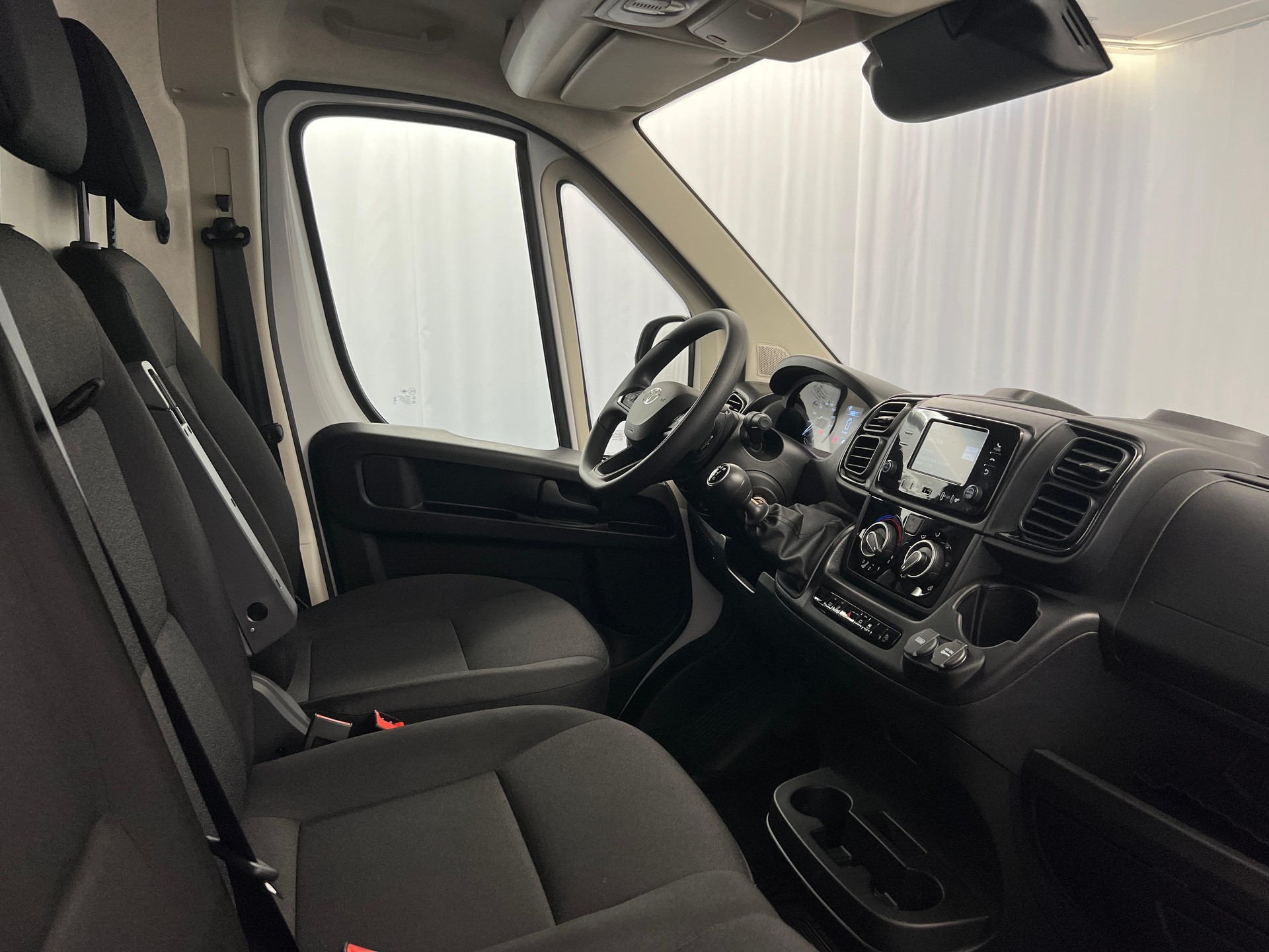 TOYOTA PROACE MAX Van 3.5 L2H2 2.2 D Active-image-10