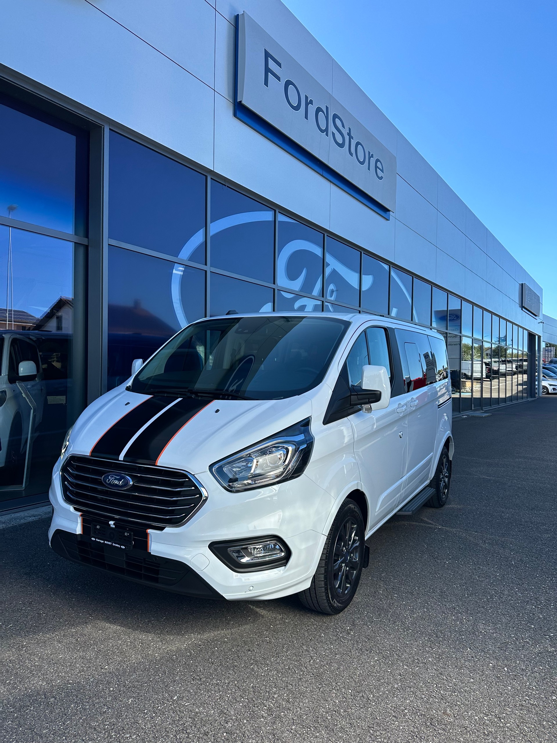 FORD Tourneo Custom 320 L1 2.0 TDCi 130 Titanium-image-1