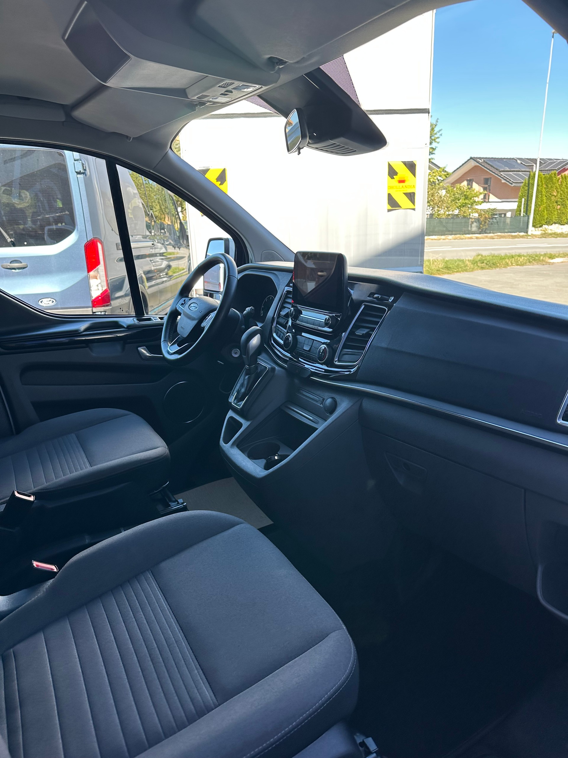 FORD Tourneo Custom 320 L1 2.0 TDCi 130 Titanium-image-13