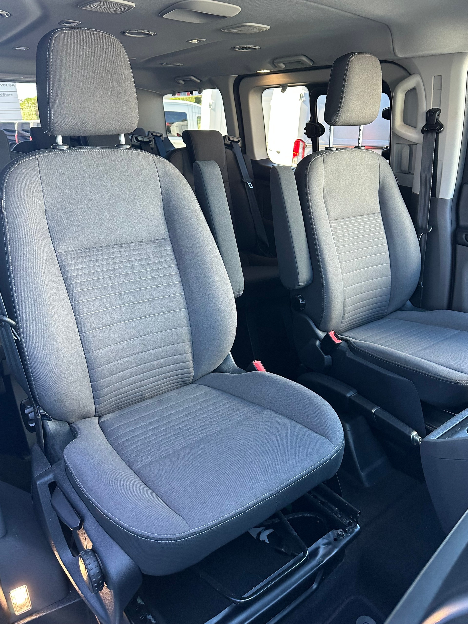 FORD Tourneo Custom 320 L1 2.0 TDCi 130 Titanium-image-14