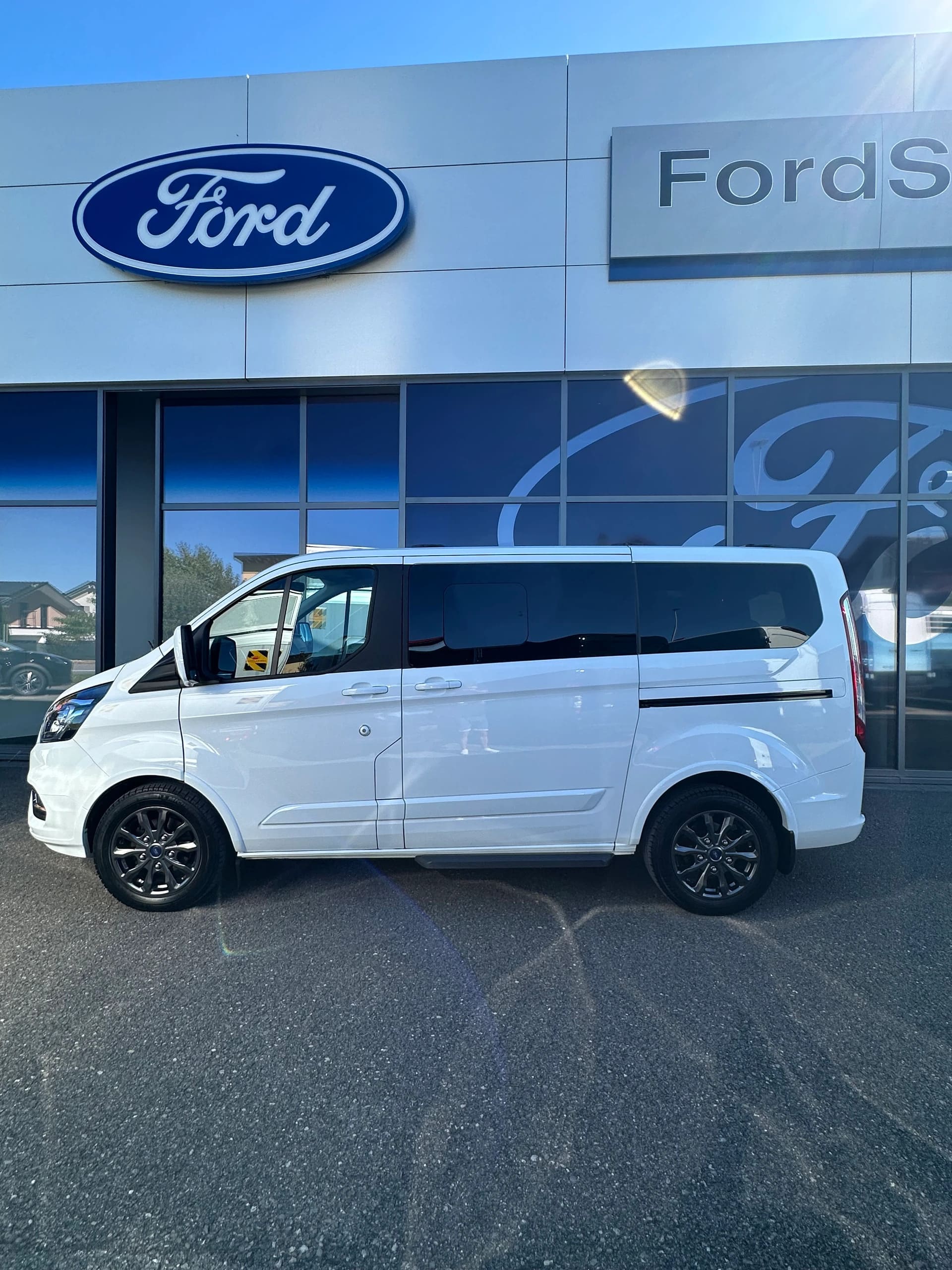 FORD Tourneo Custom 320 L1 2.0 TDCi 130 Titanium-showroom-element-2