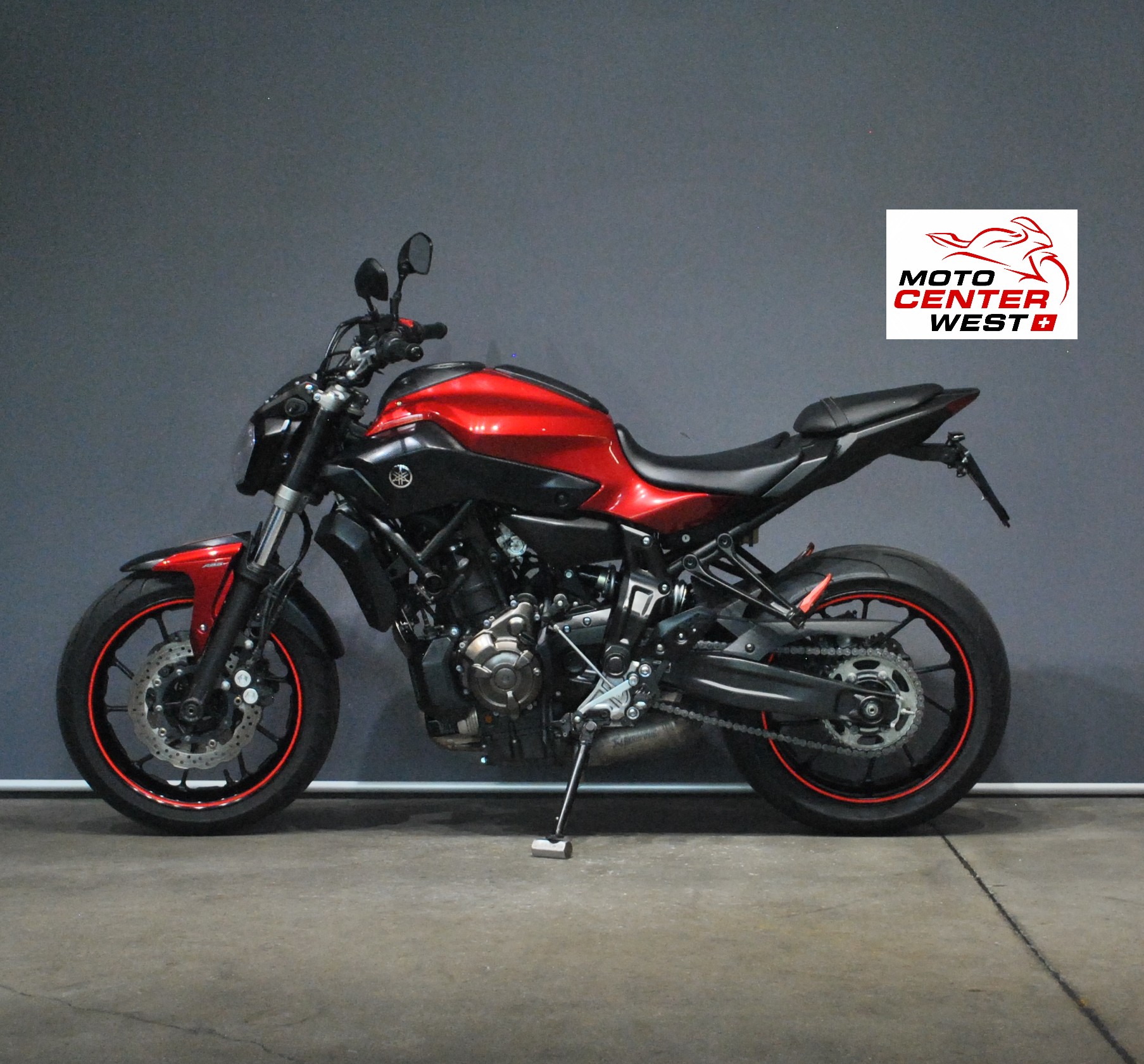YAMAHA MT-07-showroom-element-1