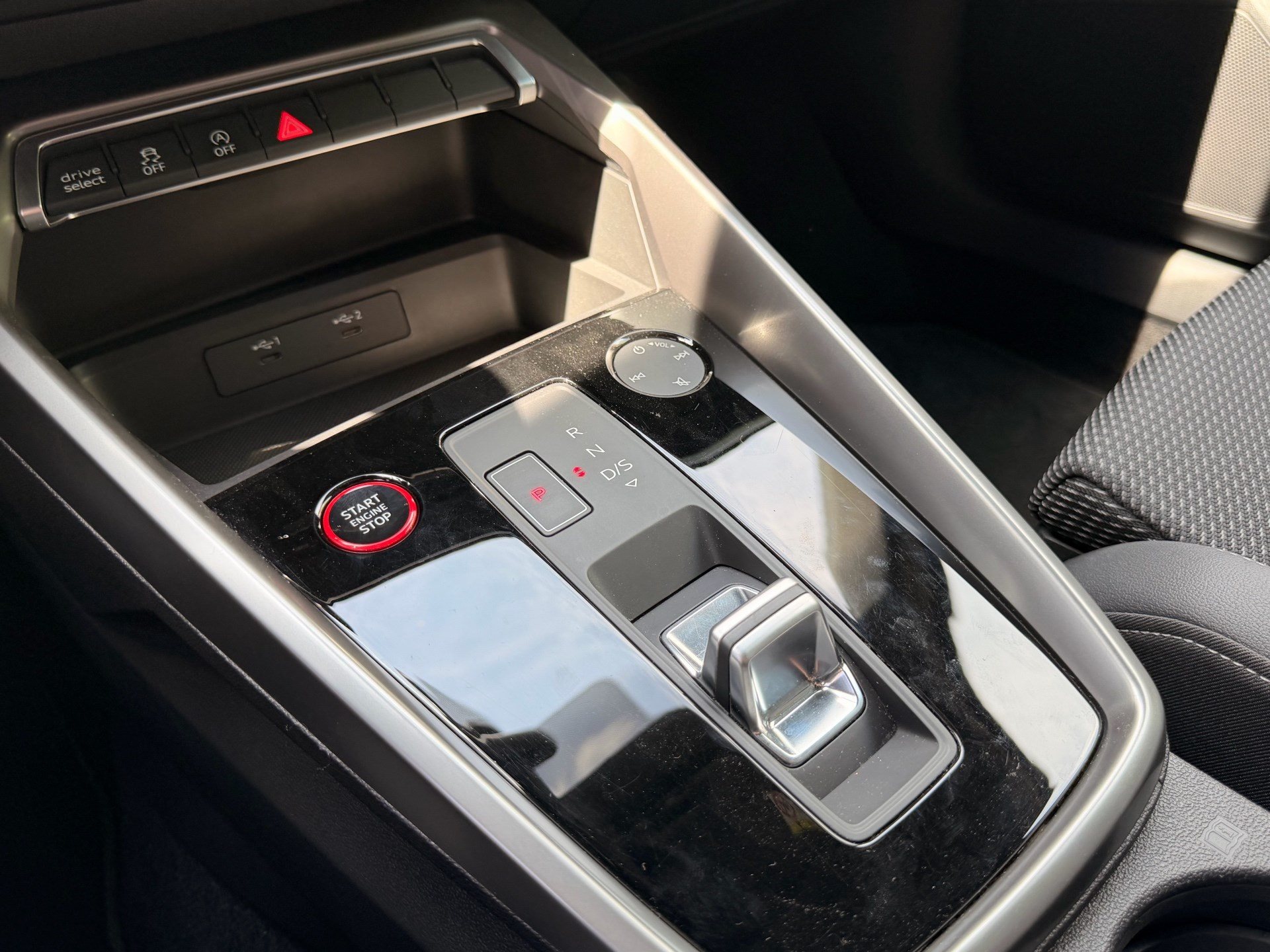 AUDI S3 Sportback 2.0 TFSI quattro *** UNSCHLAGBARER PREIS !!! ***-image-18