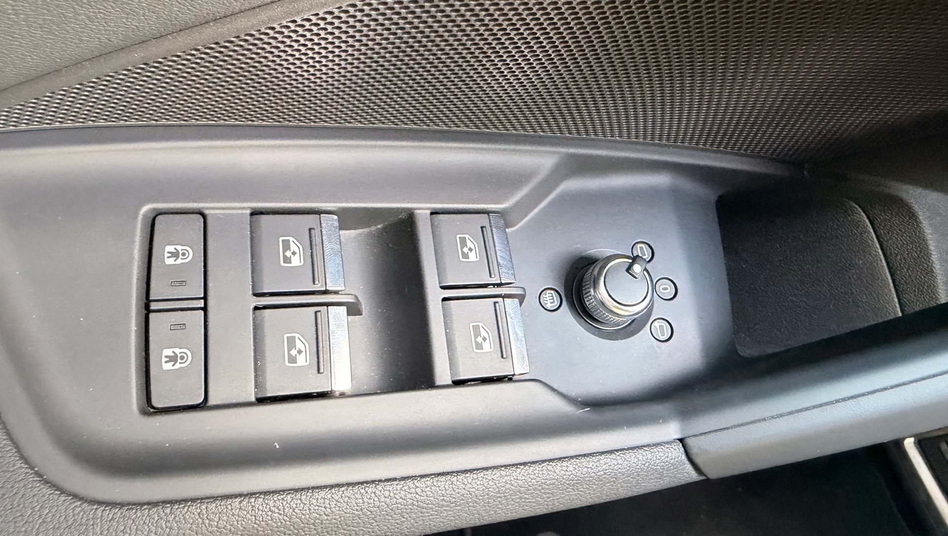 AUDI S3 Sportback 2.0 TFSI quattro *** UNSCHLAGBARER PREIS !!! ***-image-20