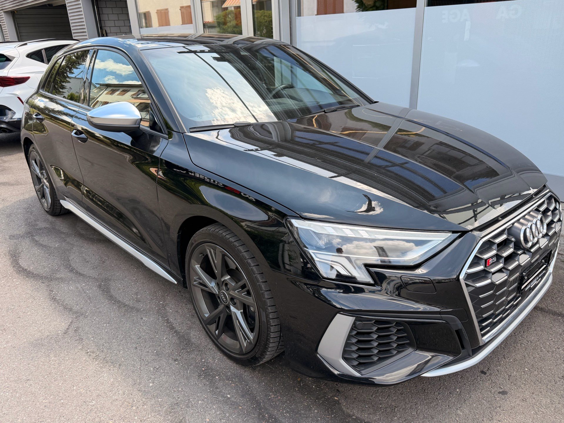 AUDI S3 Sportback 2.0 TFSI quattro *** UNSCHLAGBARER PREIS !!! ***-image-2